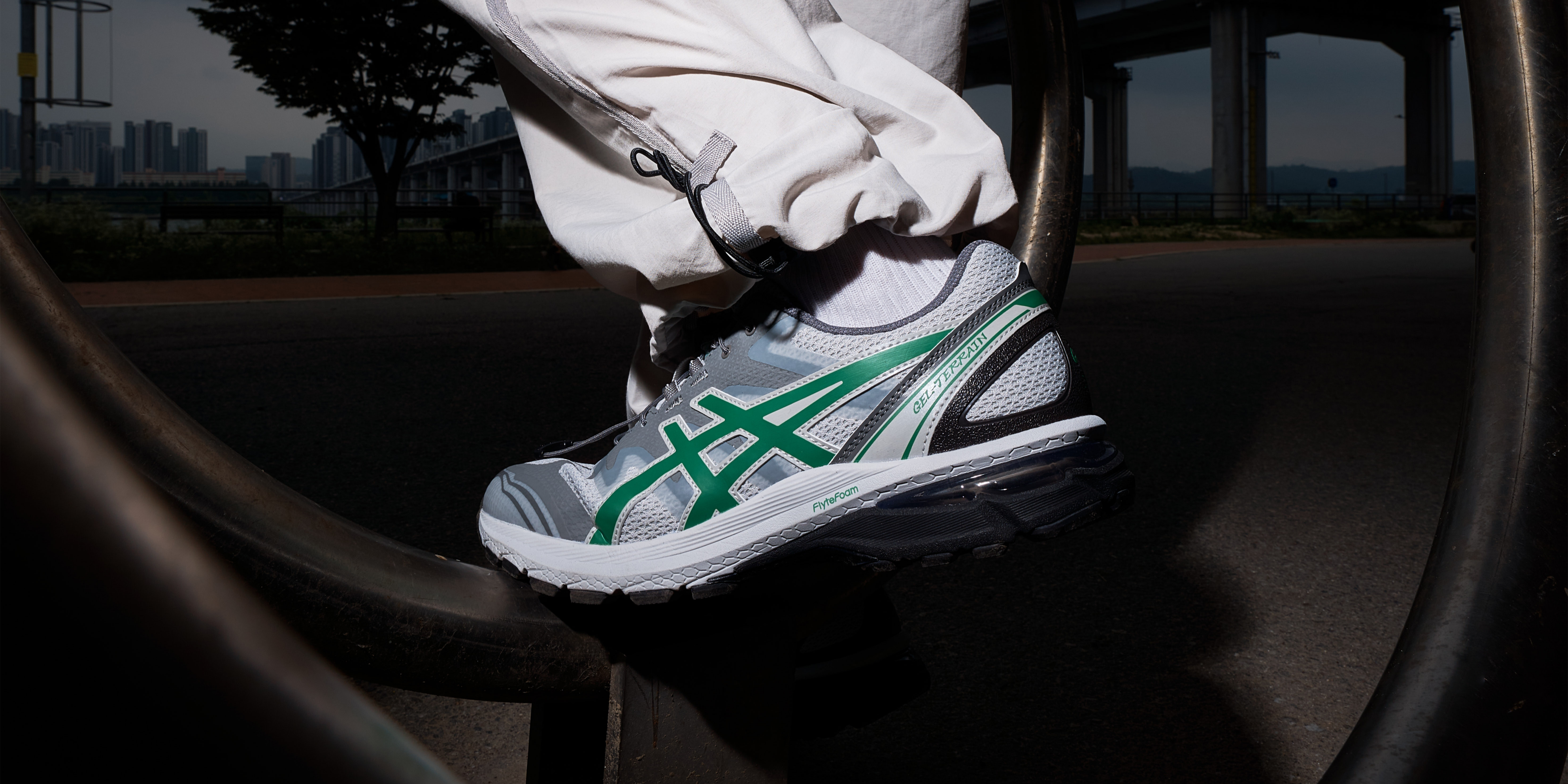 スニーカー Asics x Sansan Gear Gel-Terrain Phantom Moon Mist Asics x San San Gear Unisex Gel-Terrain Phantom / Moon Mist