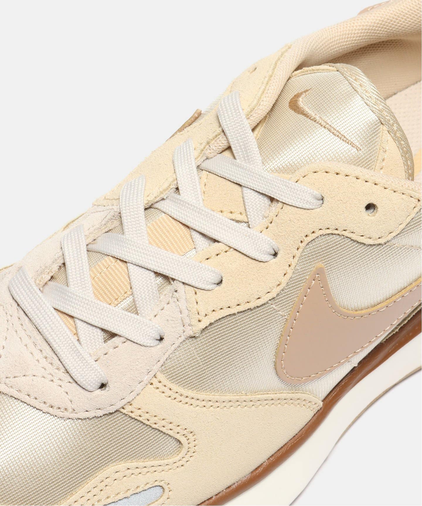 NIKE WMNS PHOENIX WAFFLE FD2196-102