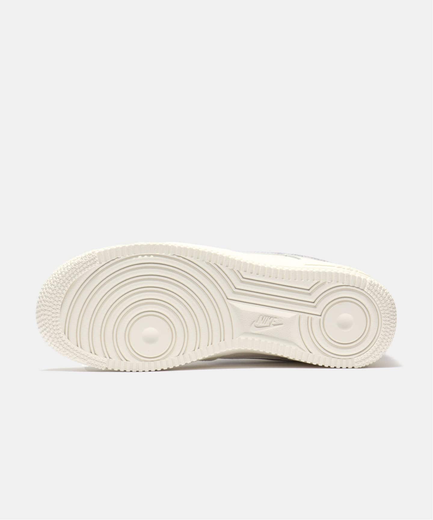 NIKE W AIR FORCE 1 07 ESS DV7470-100