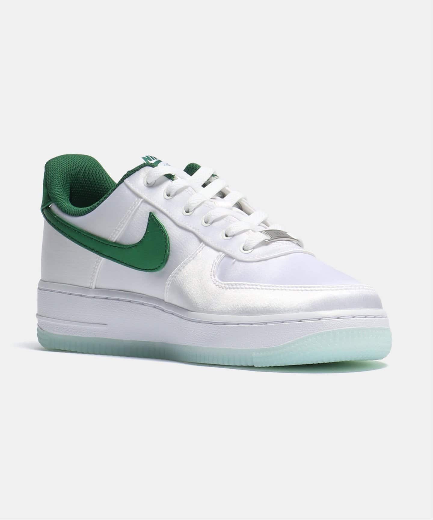 【NIKE / ナイキ】W AIR FORCE 1 07 ESS SNKR DX6541-101