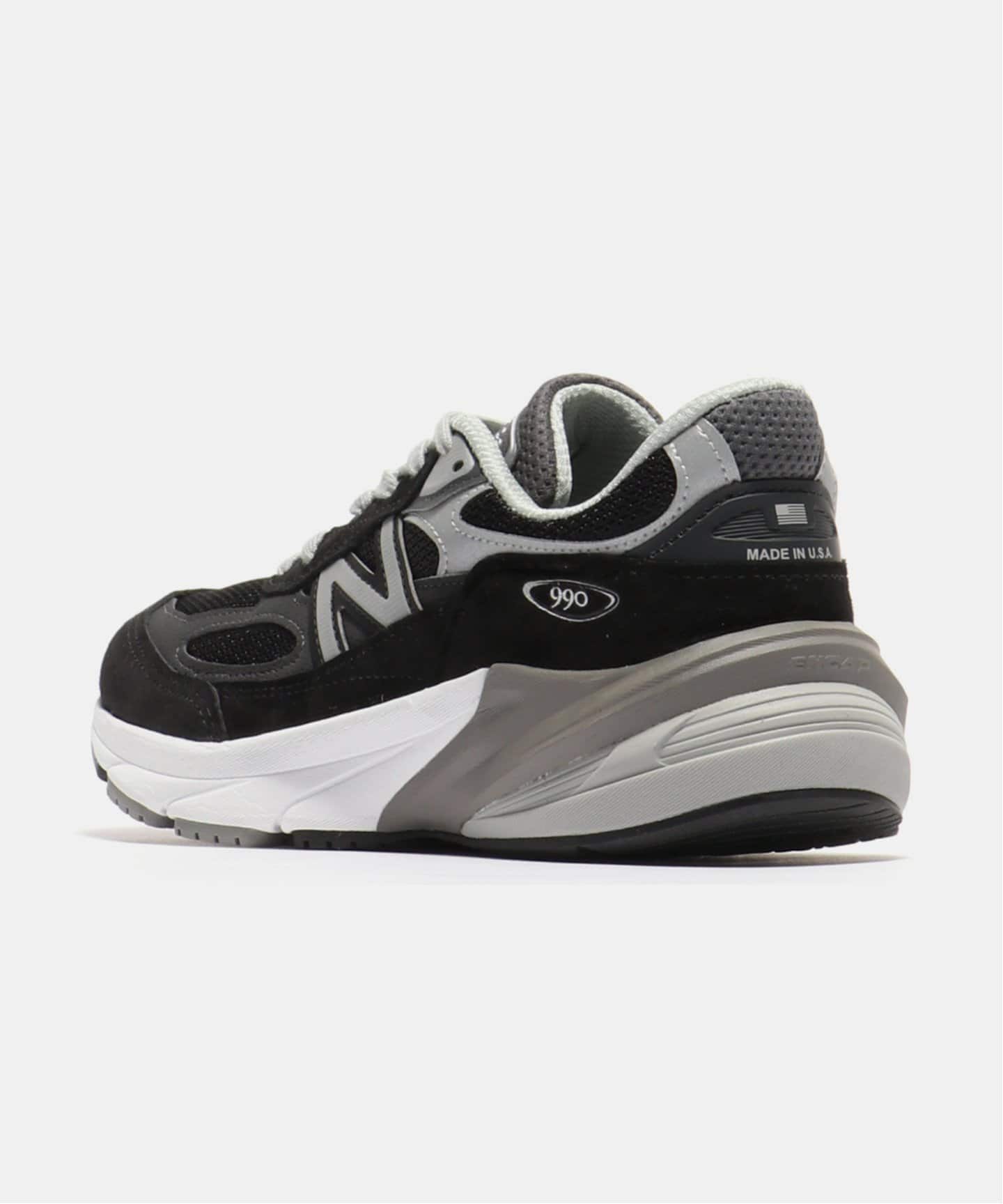 New Balance W990BK6