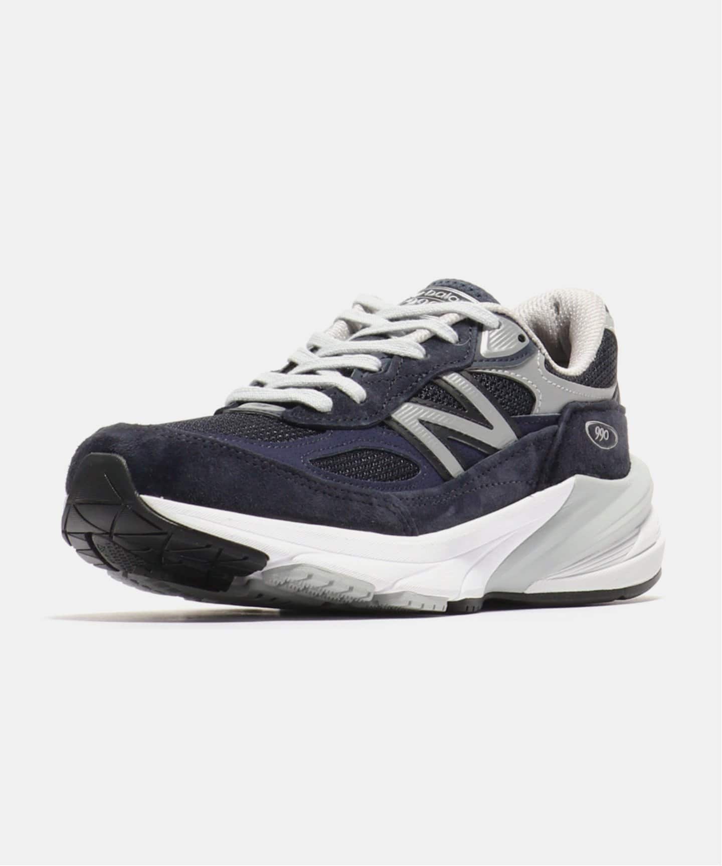 New Balance W990NV6
