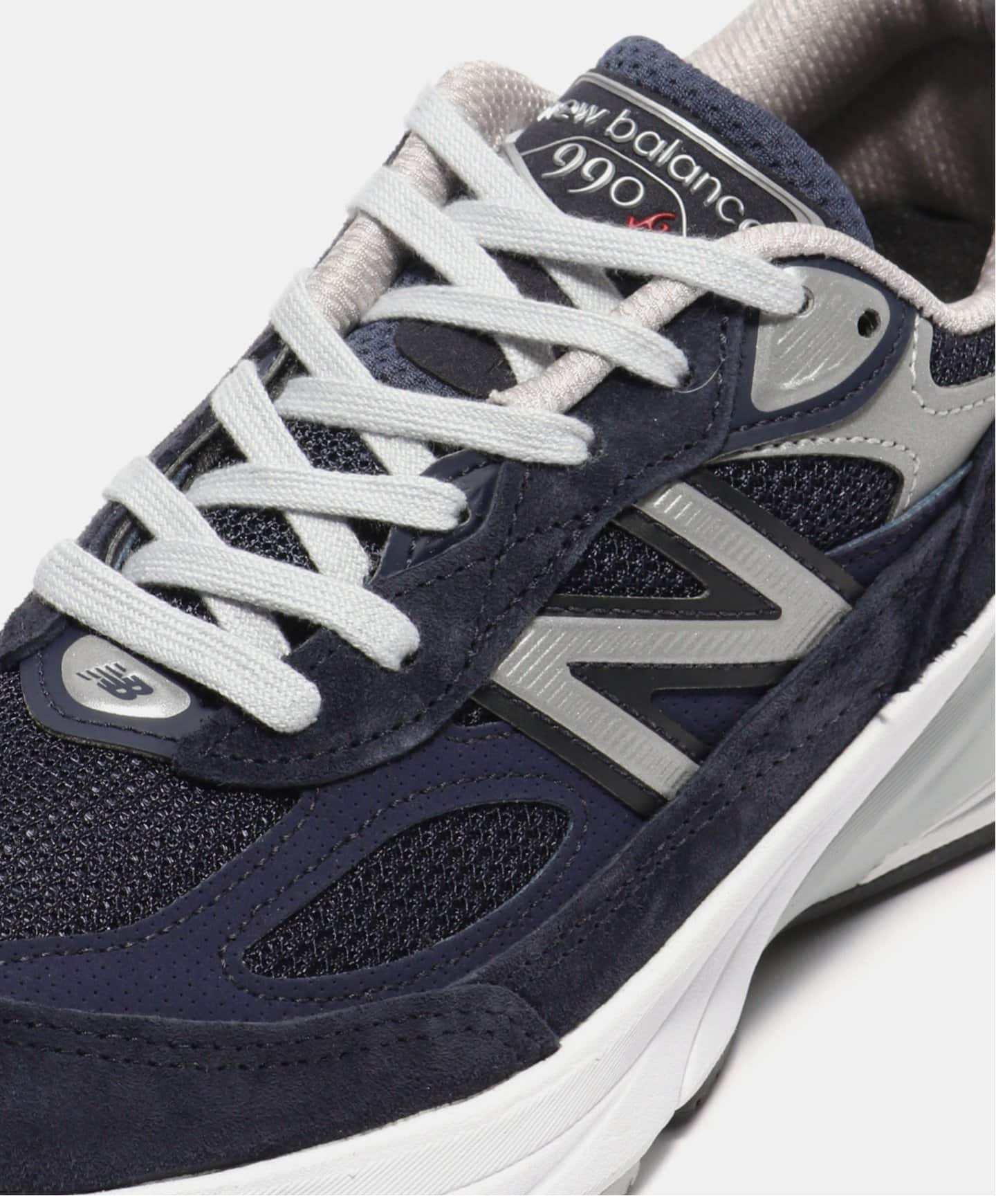 New Balance W990NV6