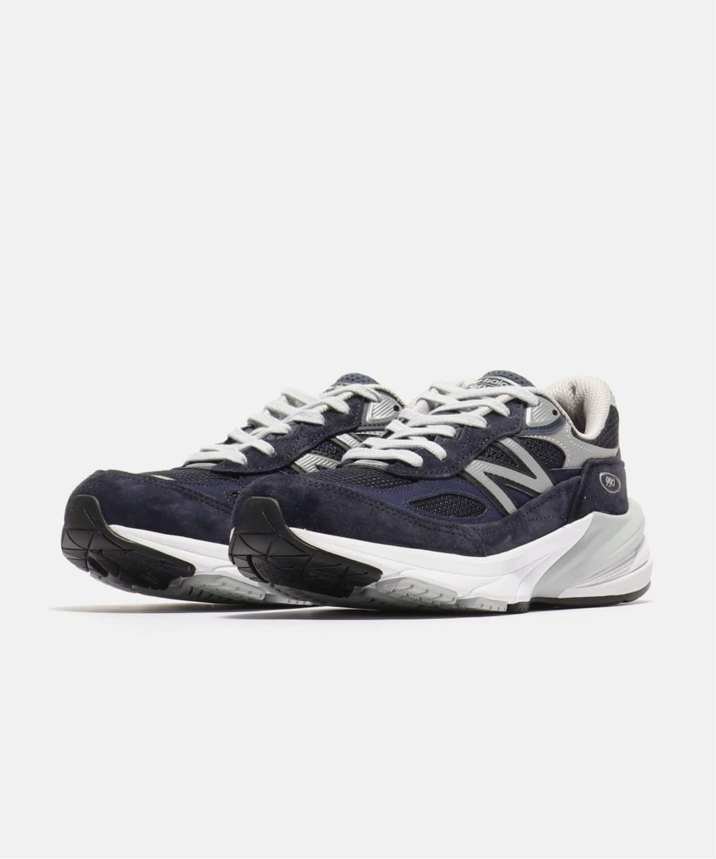 New Balance W990NV6