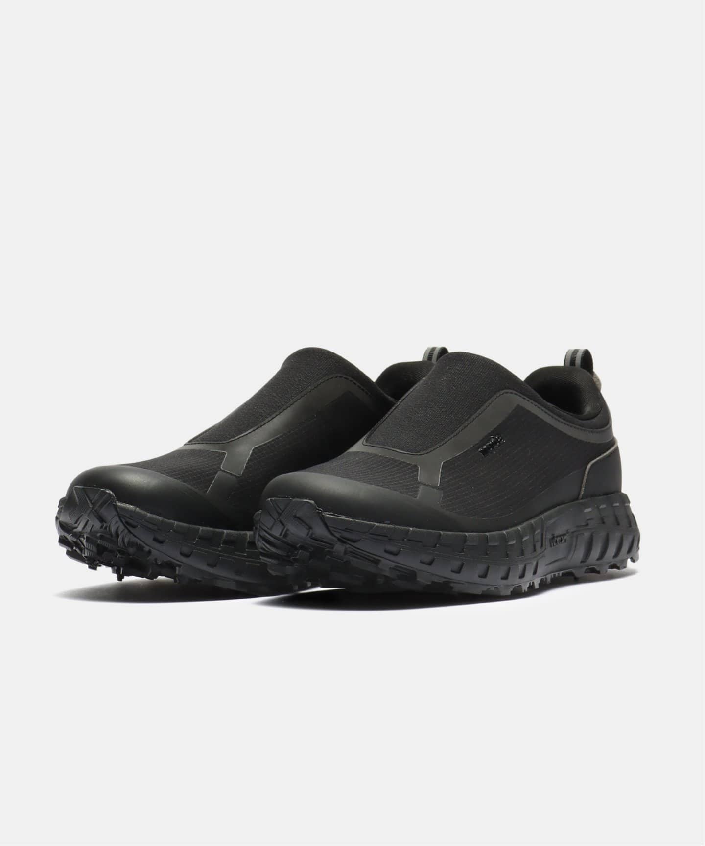 NORDA 003-M Pitch Black
