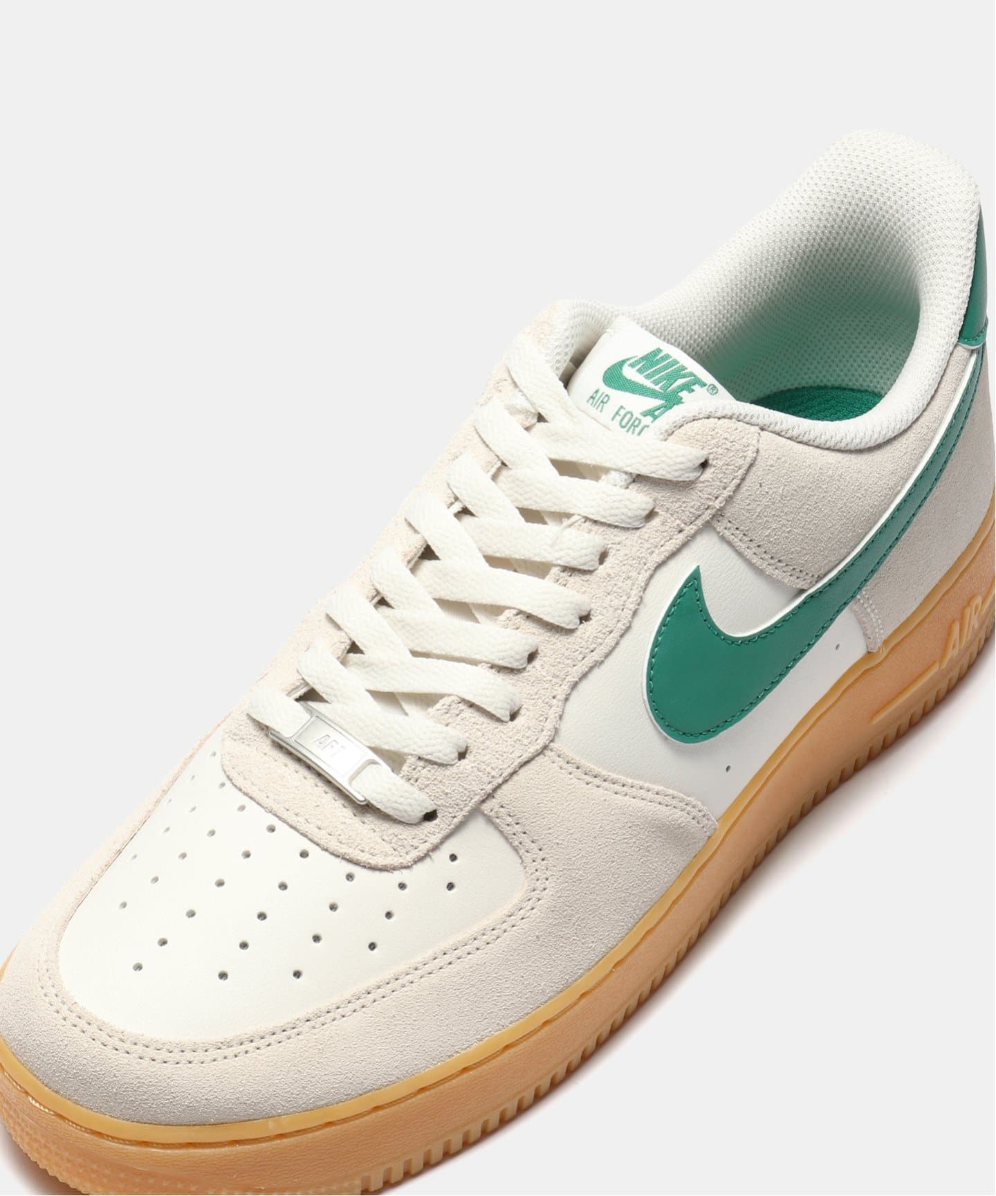 NIKE AIR FORCE 1 07 LV8 ESS+ FQ8714-001