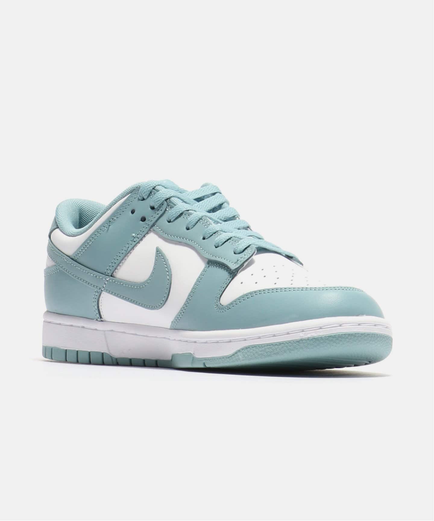 NIKE DUNK LOW RETRO BTTYS DV0833-106