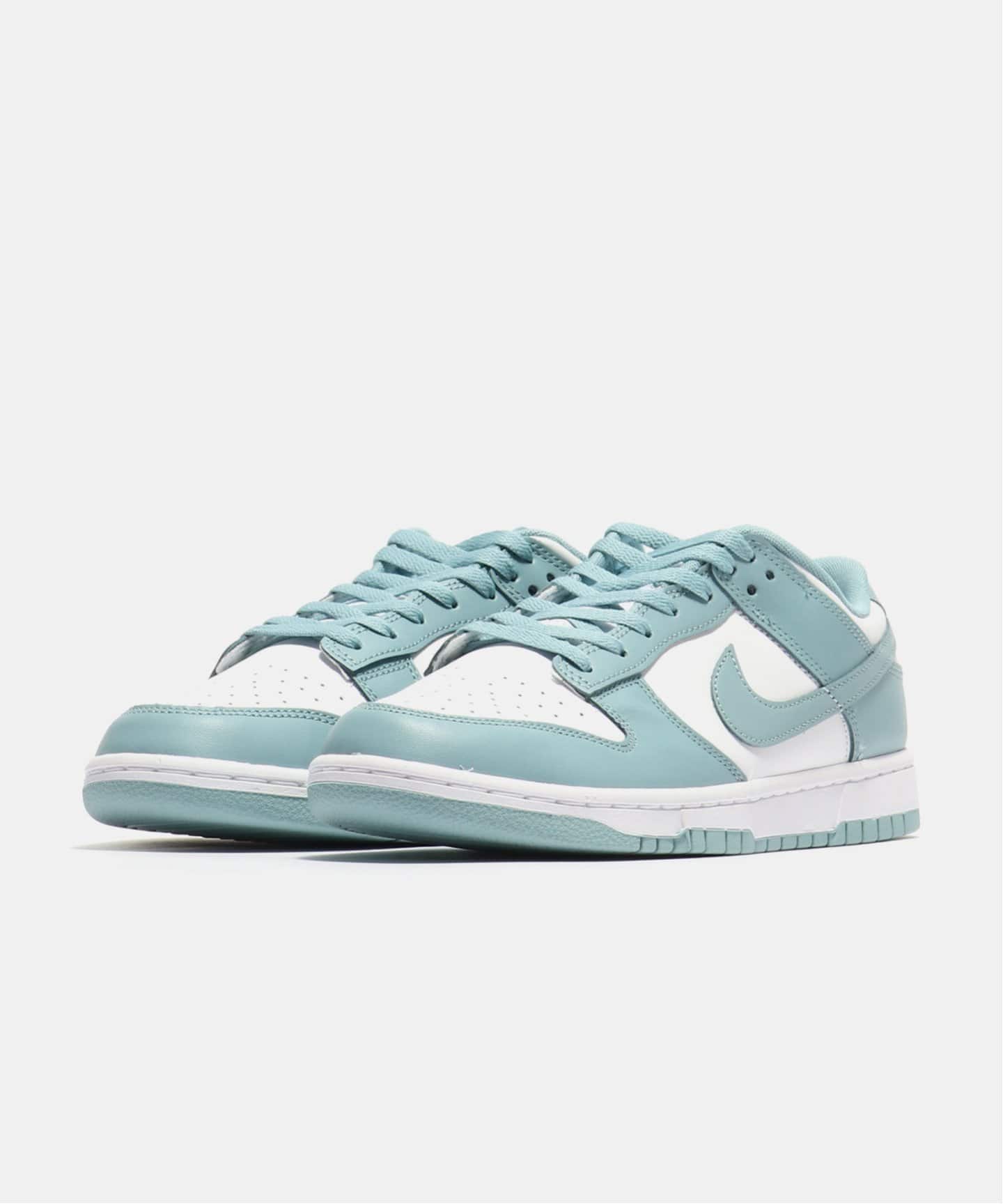 NIKE DUNK LOW RETRO BTTYS DV0833-106