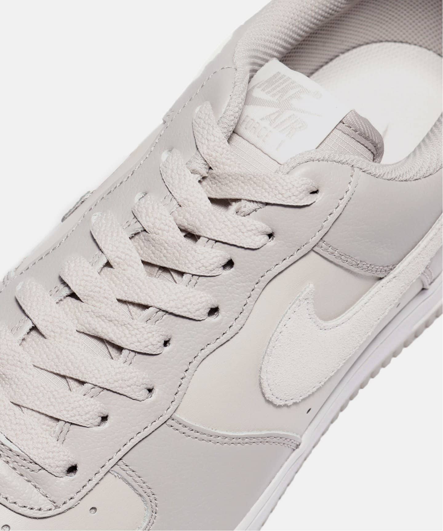 NIKE AIR FORCE 1 07 LV8 FN5832-001