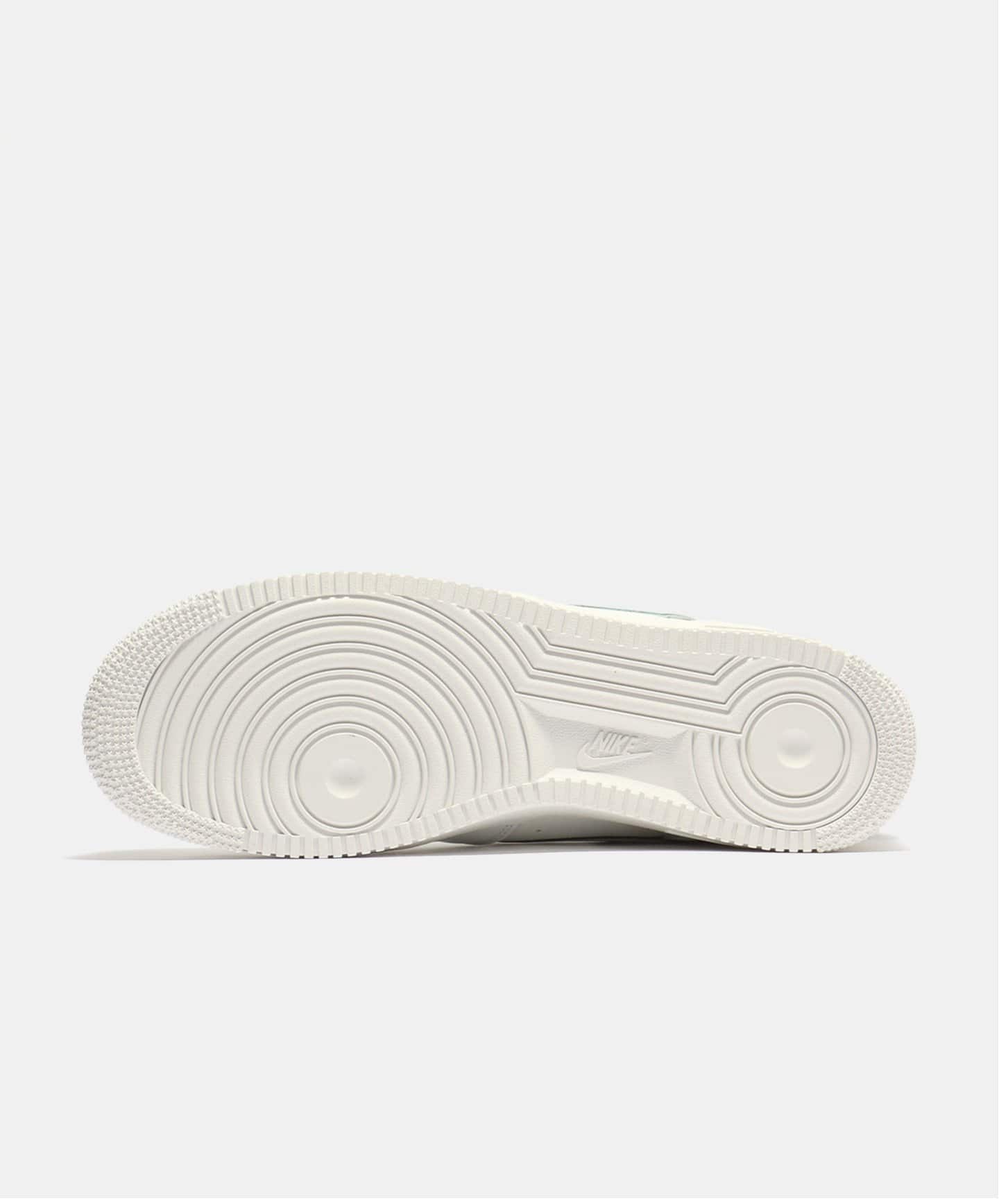 NIKE AIR FORCE 1 07 LV8 FN8349-100
