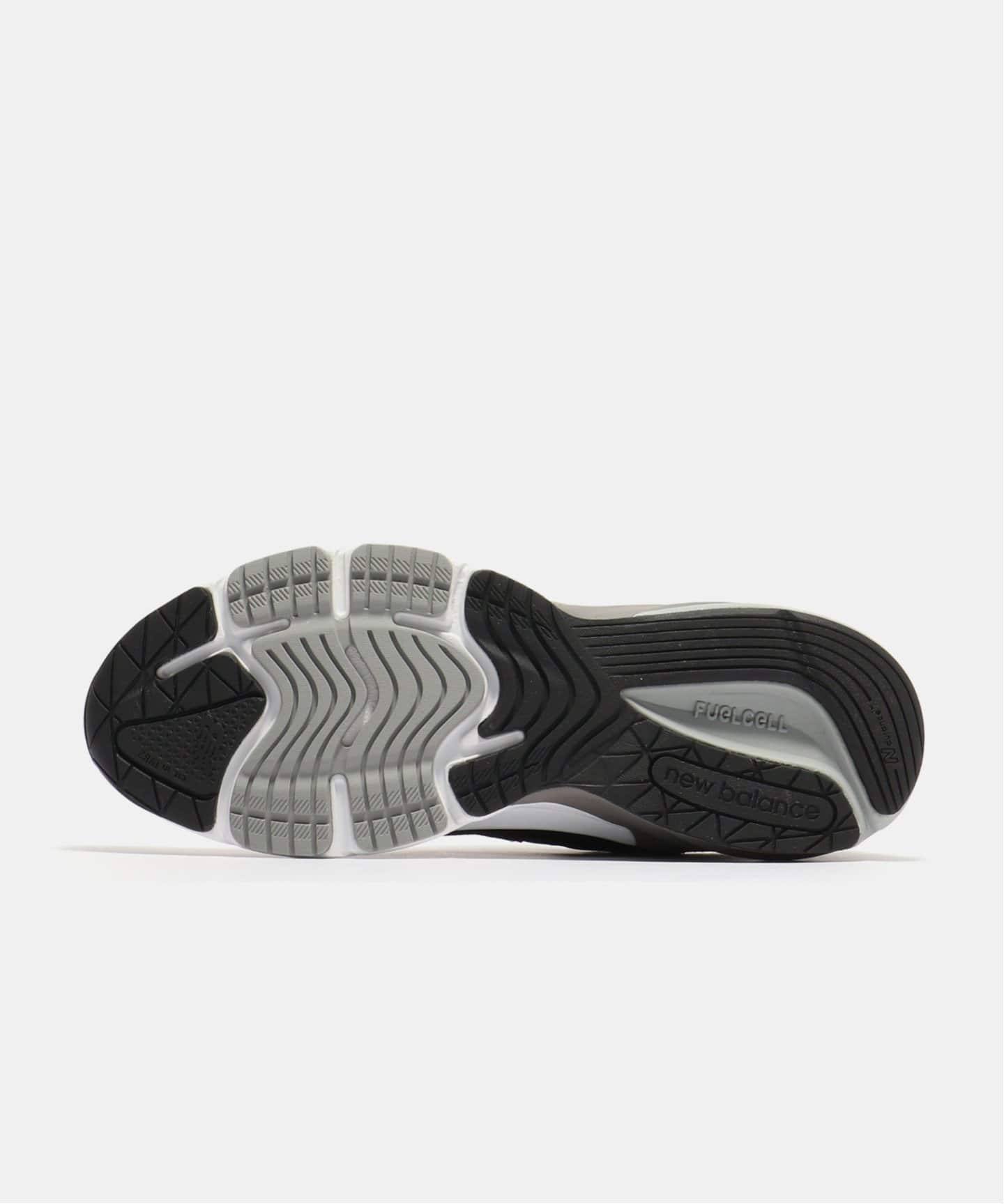New Balance M990BK6