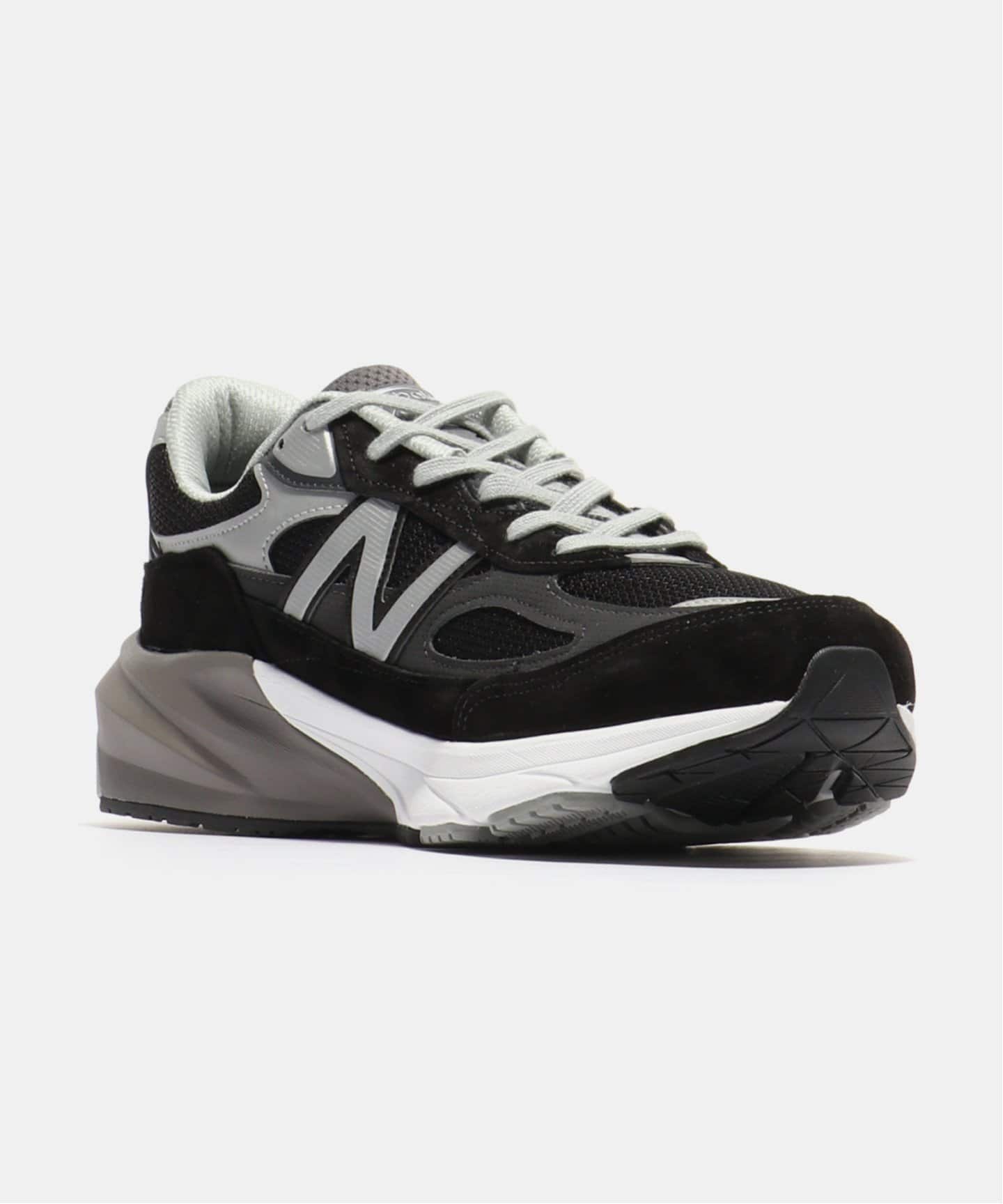 New Balance M990BK6