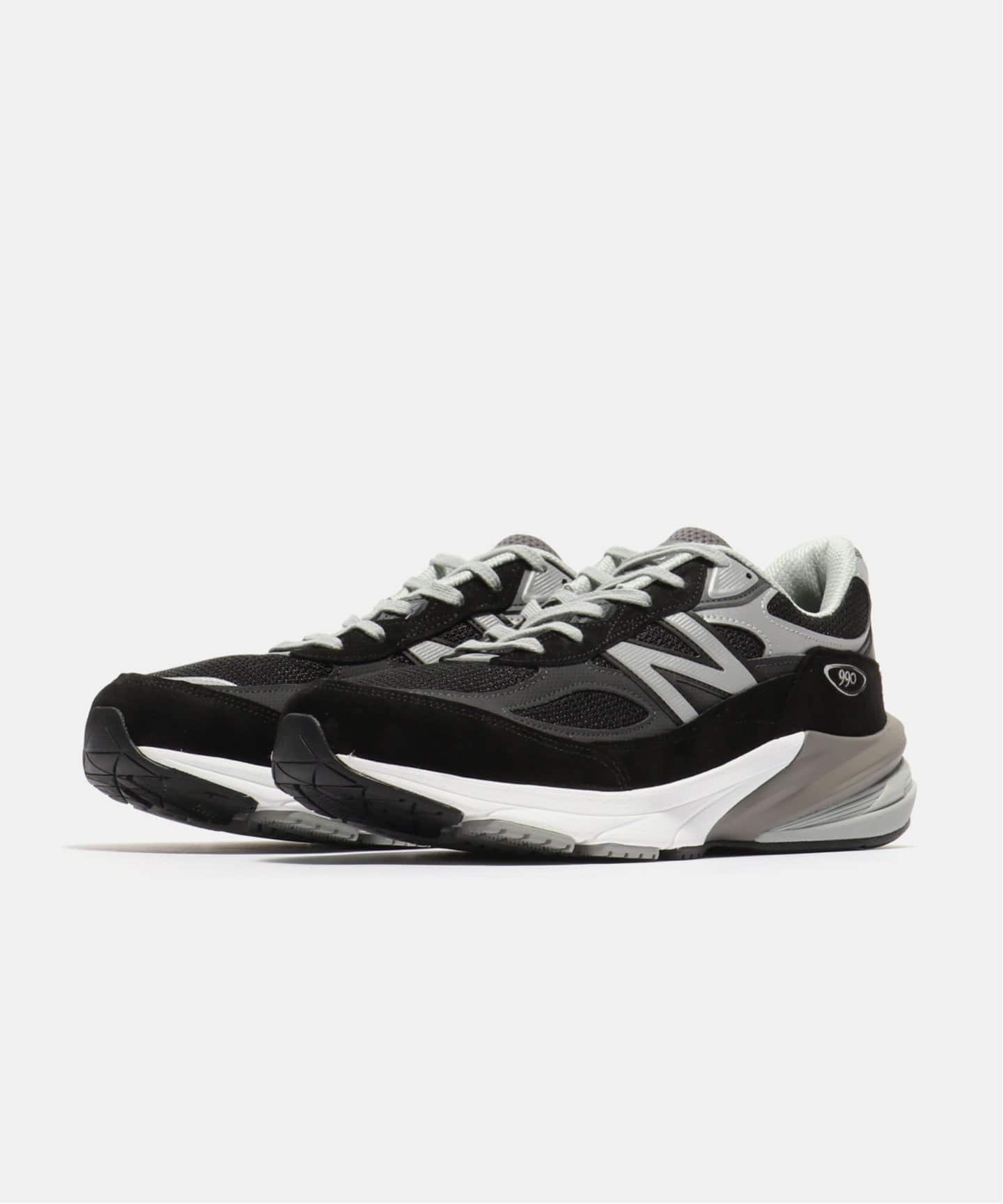 New Balance M990BK6