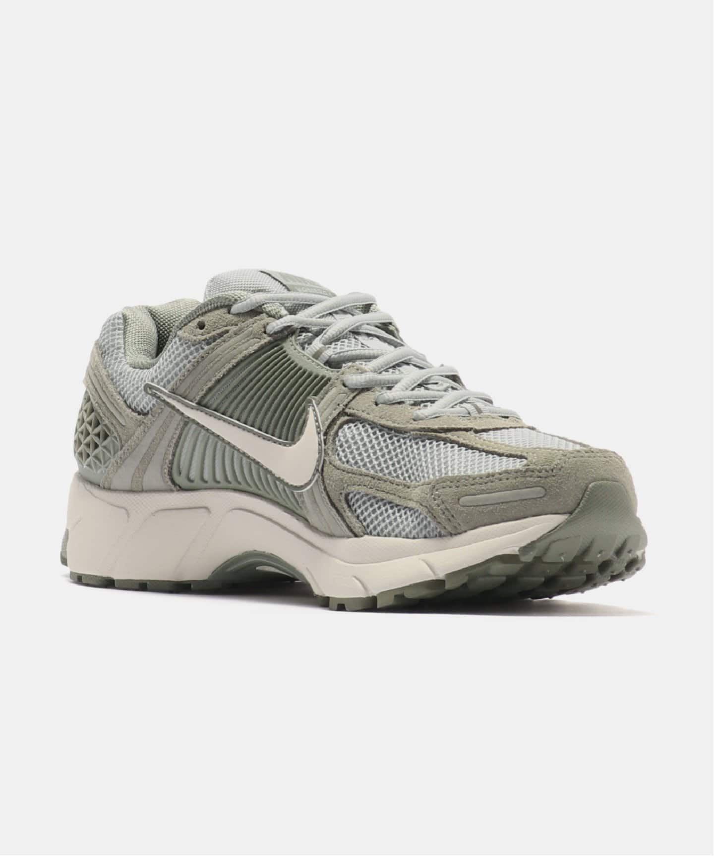 NIKE ZOOM VOMERO 5 HF1553-002