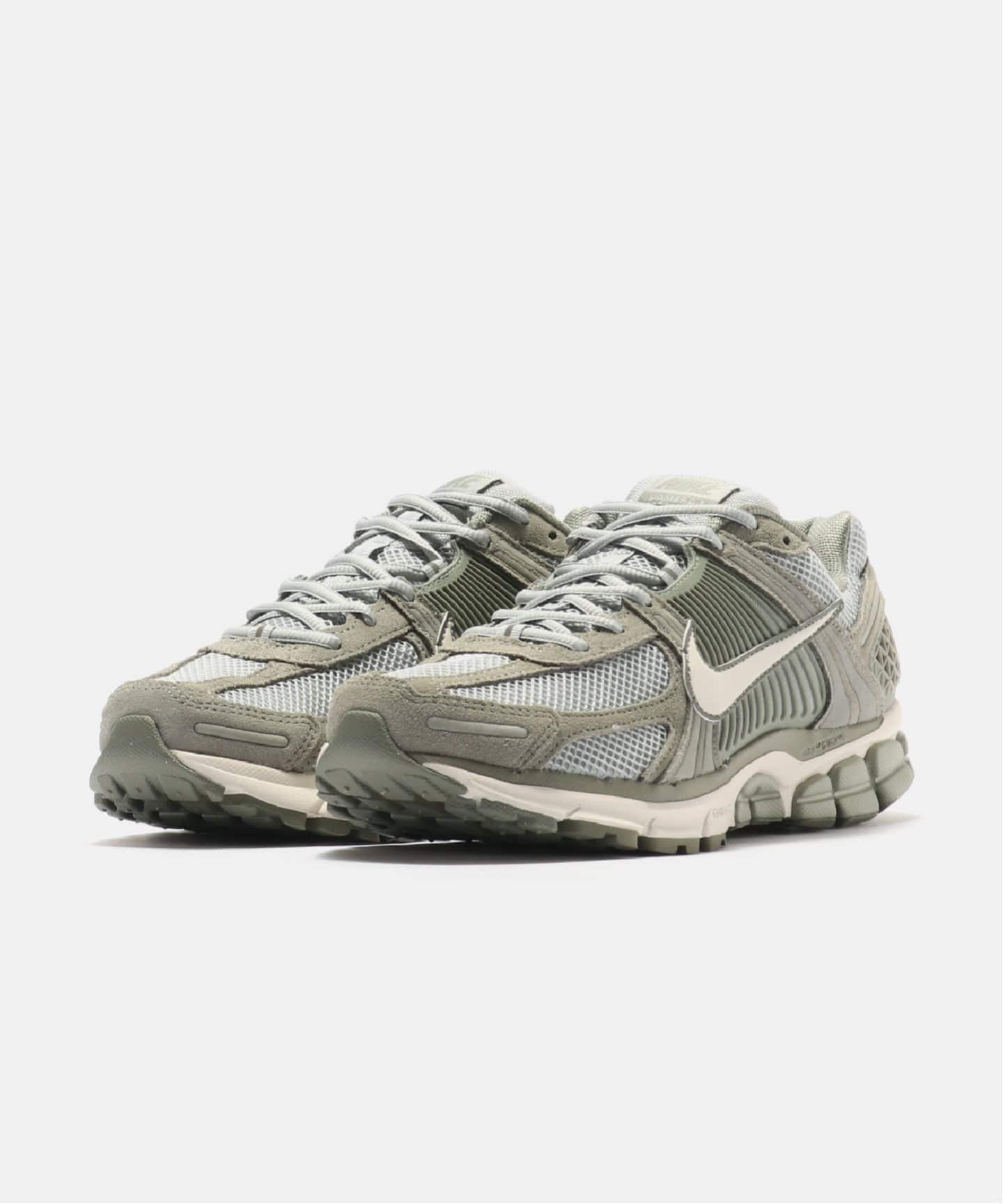 NIKE ZOOM VOMERO 5 HF1553-002