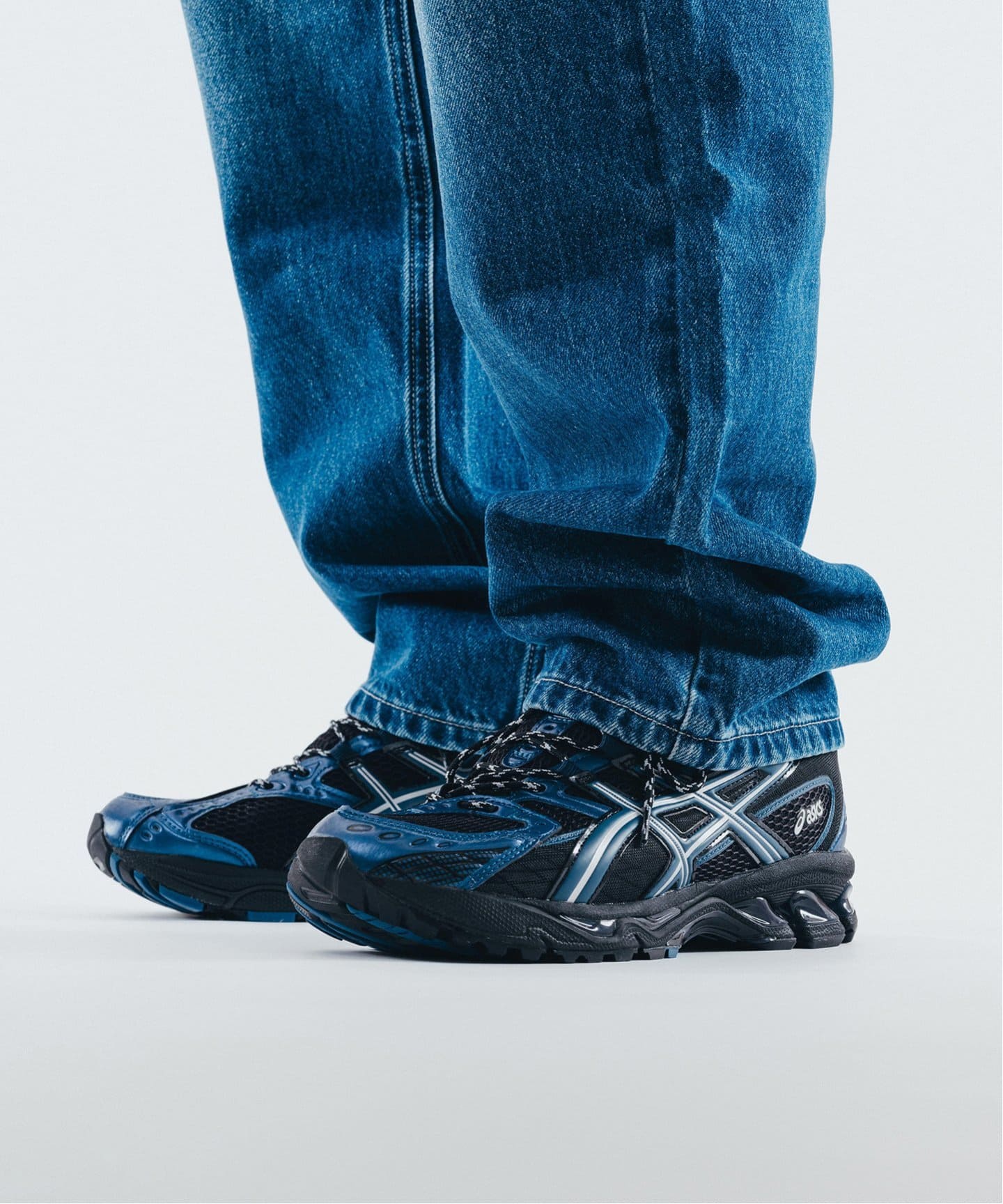 【日本国内限定カラー】ASICS GEL-NIMBUS 10.1 1203A543.002