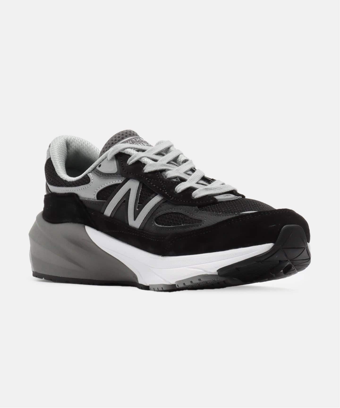 New Balance W990BK6