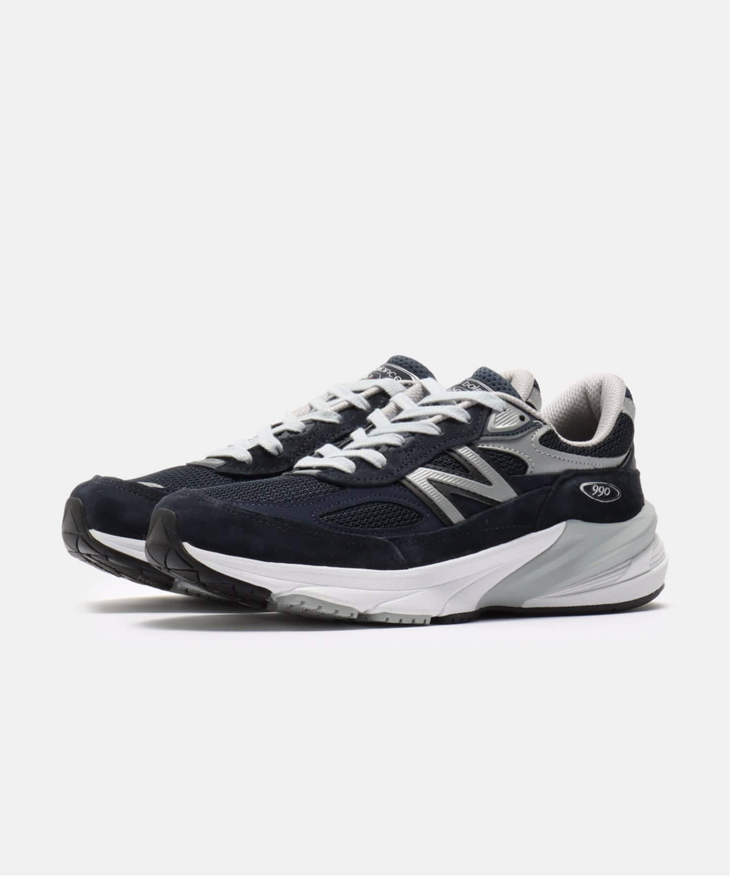 New Balance W990NV6