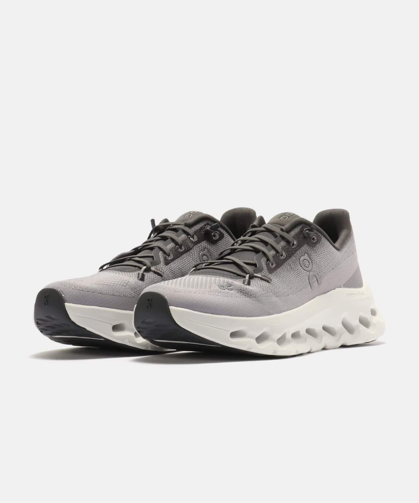 ON Cloudtilt 3WE10053703