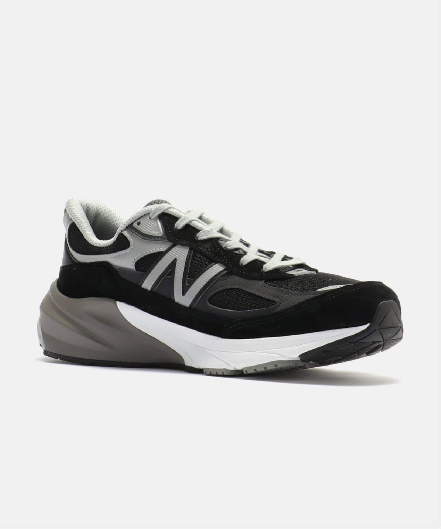 New Balance M990BK6