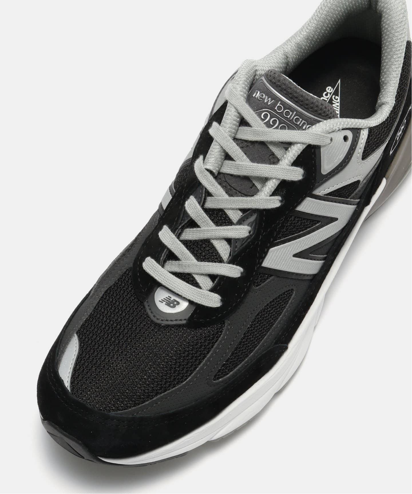 New Balance M990BK6