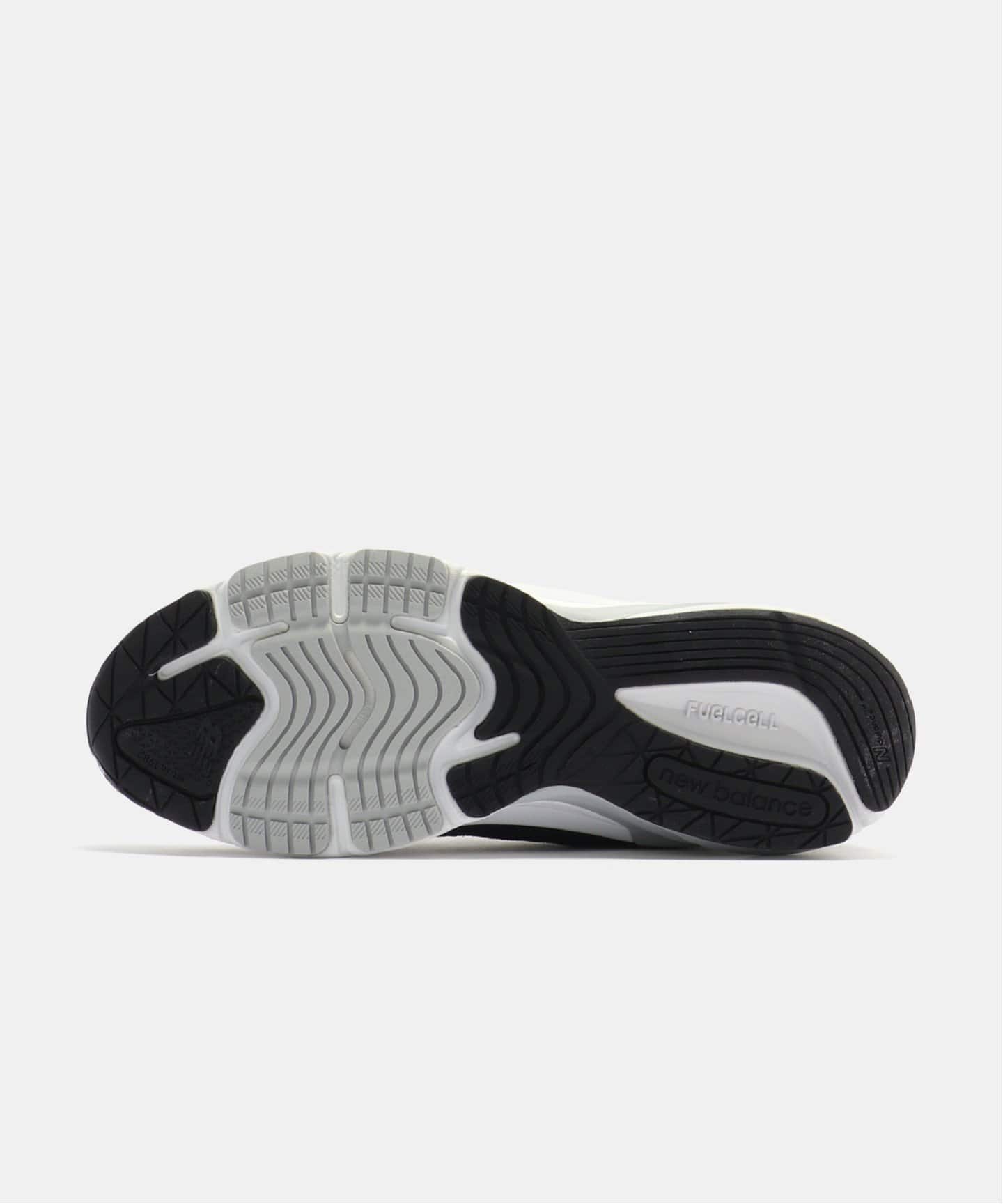 New Balance M990NV6