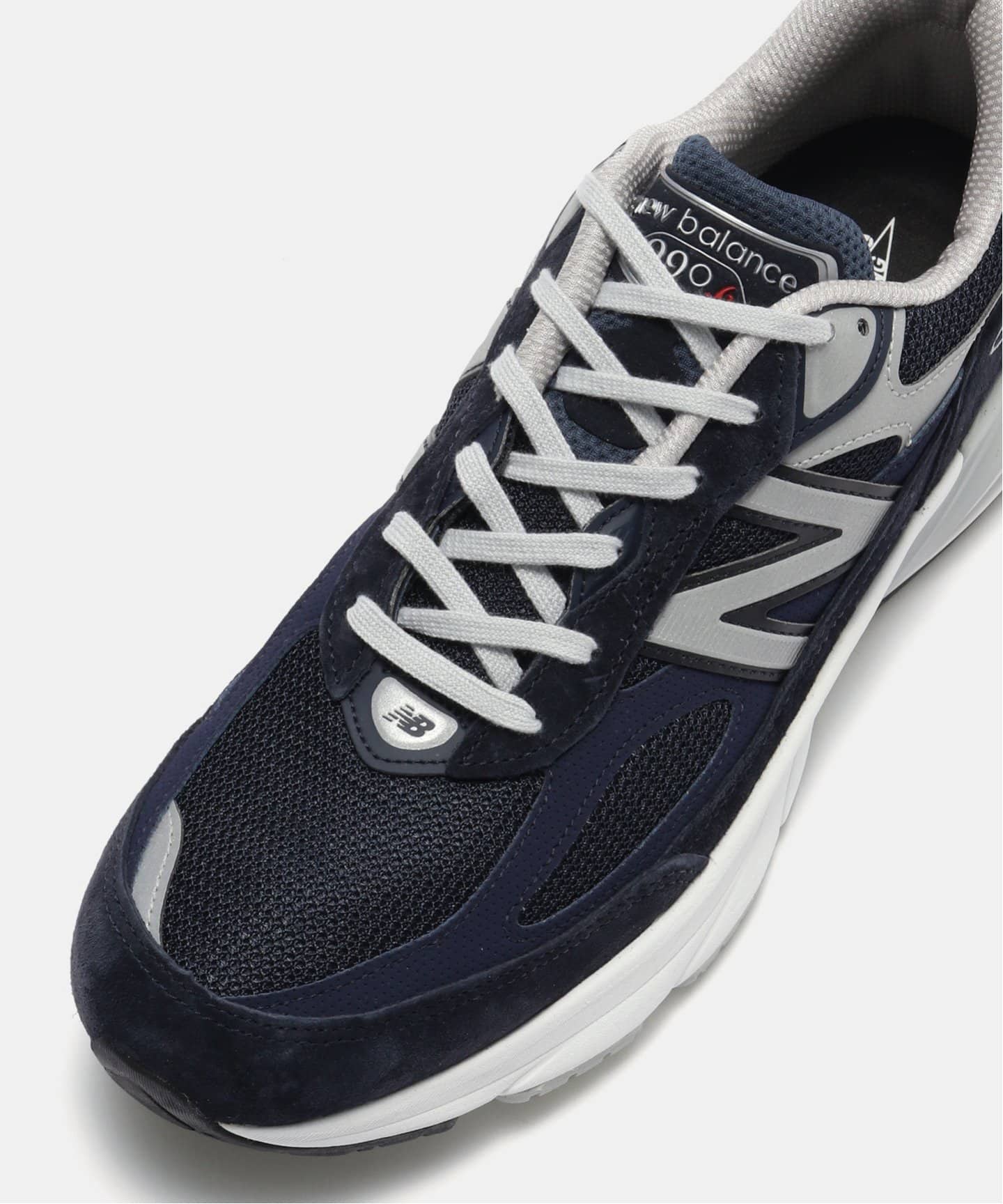 New Balance M990NV6