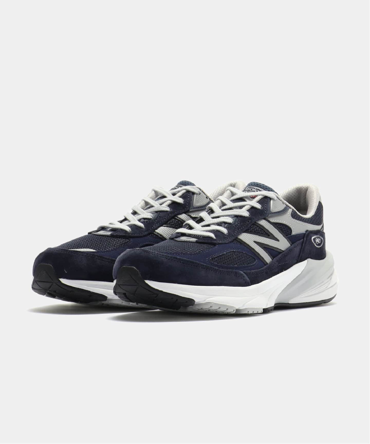 New Balance M990NV6