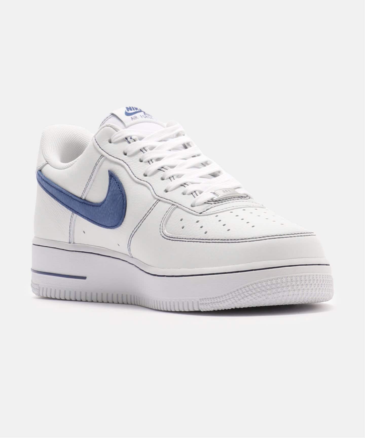 NIKE AIR FORCE 1 07 LV8 ESS+ HQ2037-100