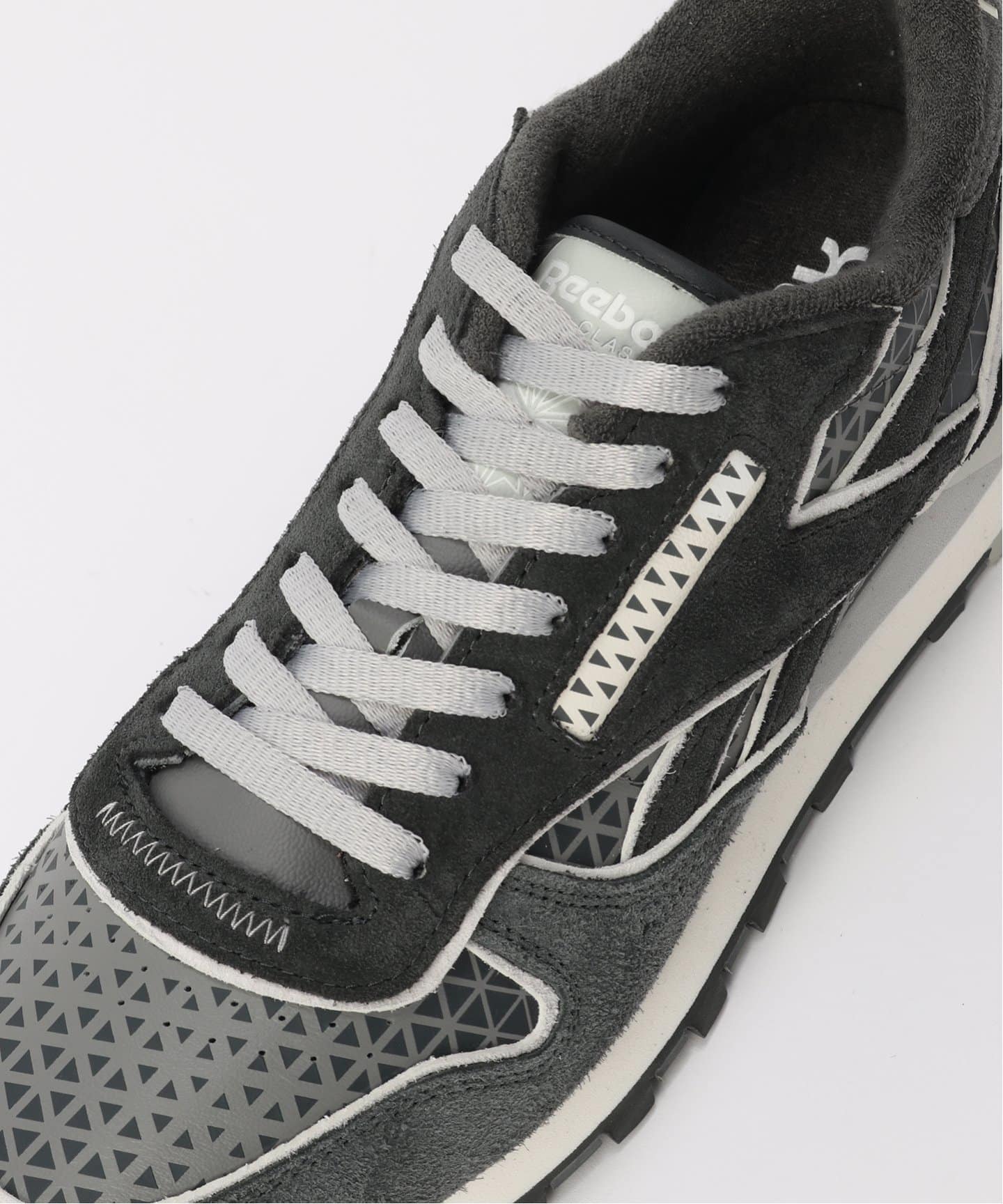 WHITE MOUNTAINEERING × Reebok CLASSIC LEATHER 100233213