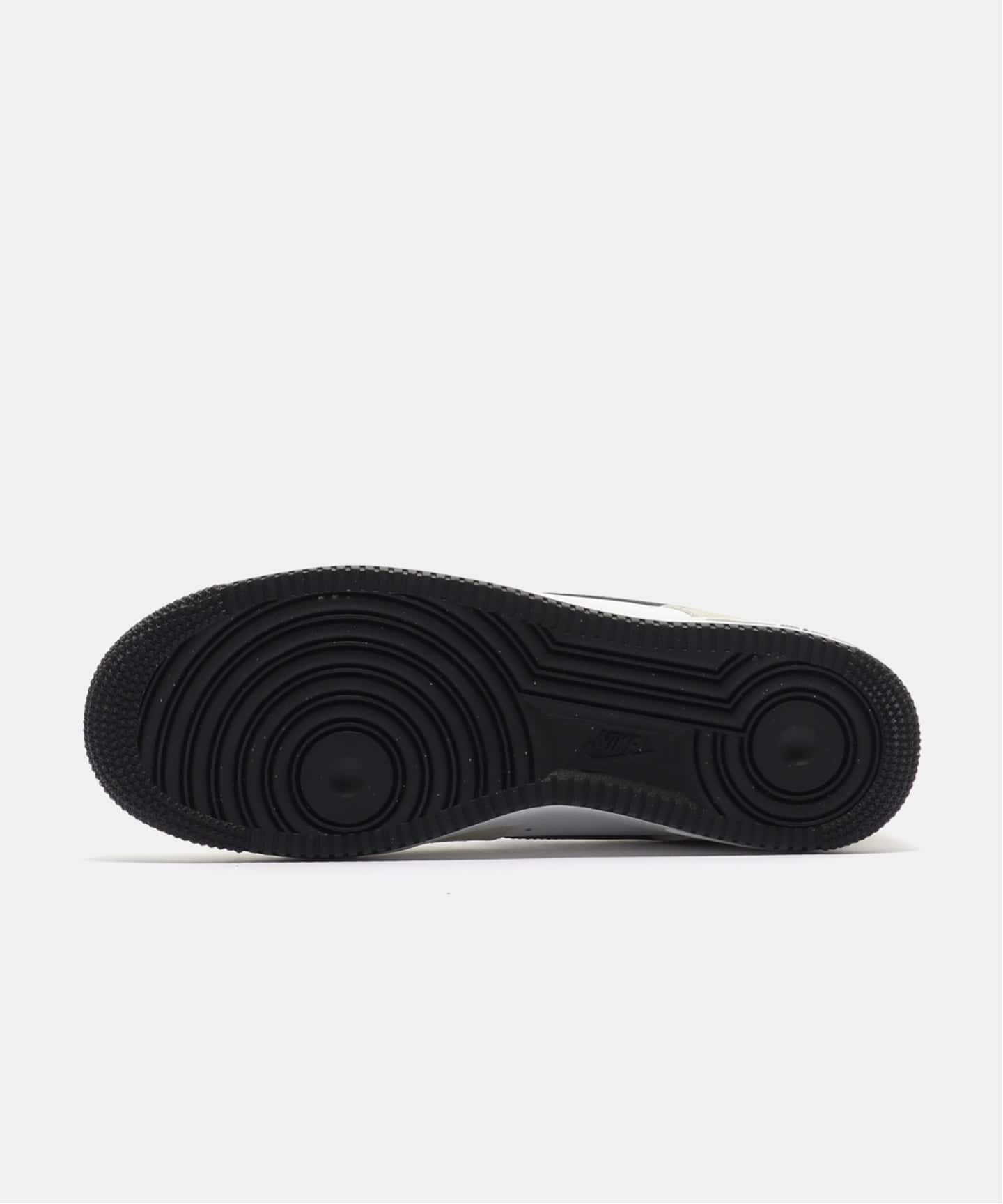 NIKE AIR FORCE 1 07 LV8 IB6388-100