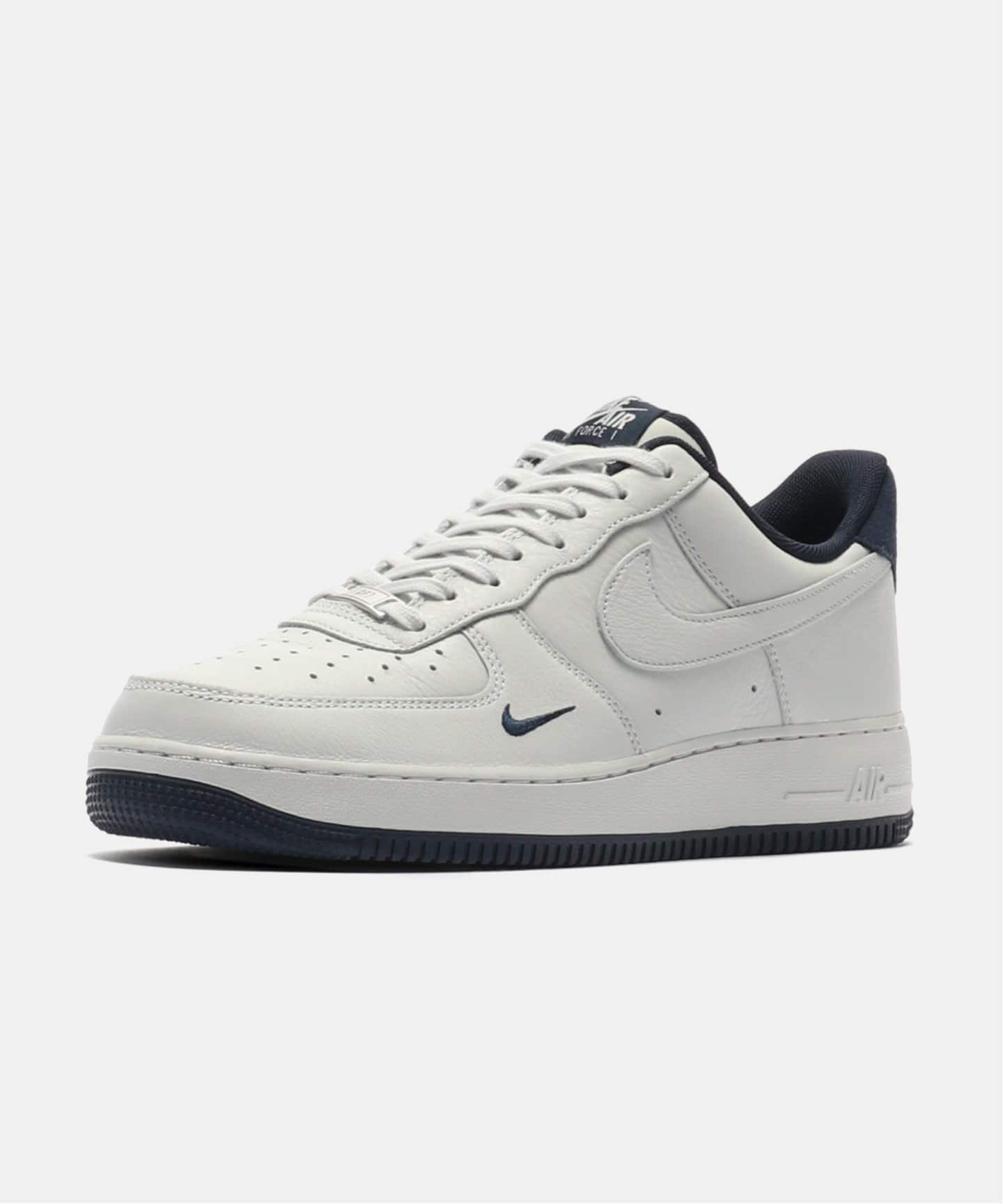 NIKE AIR FORCE 1 07 LV8 ESS HM9483-001