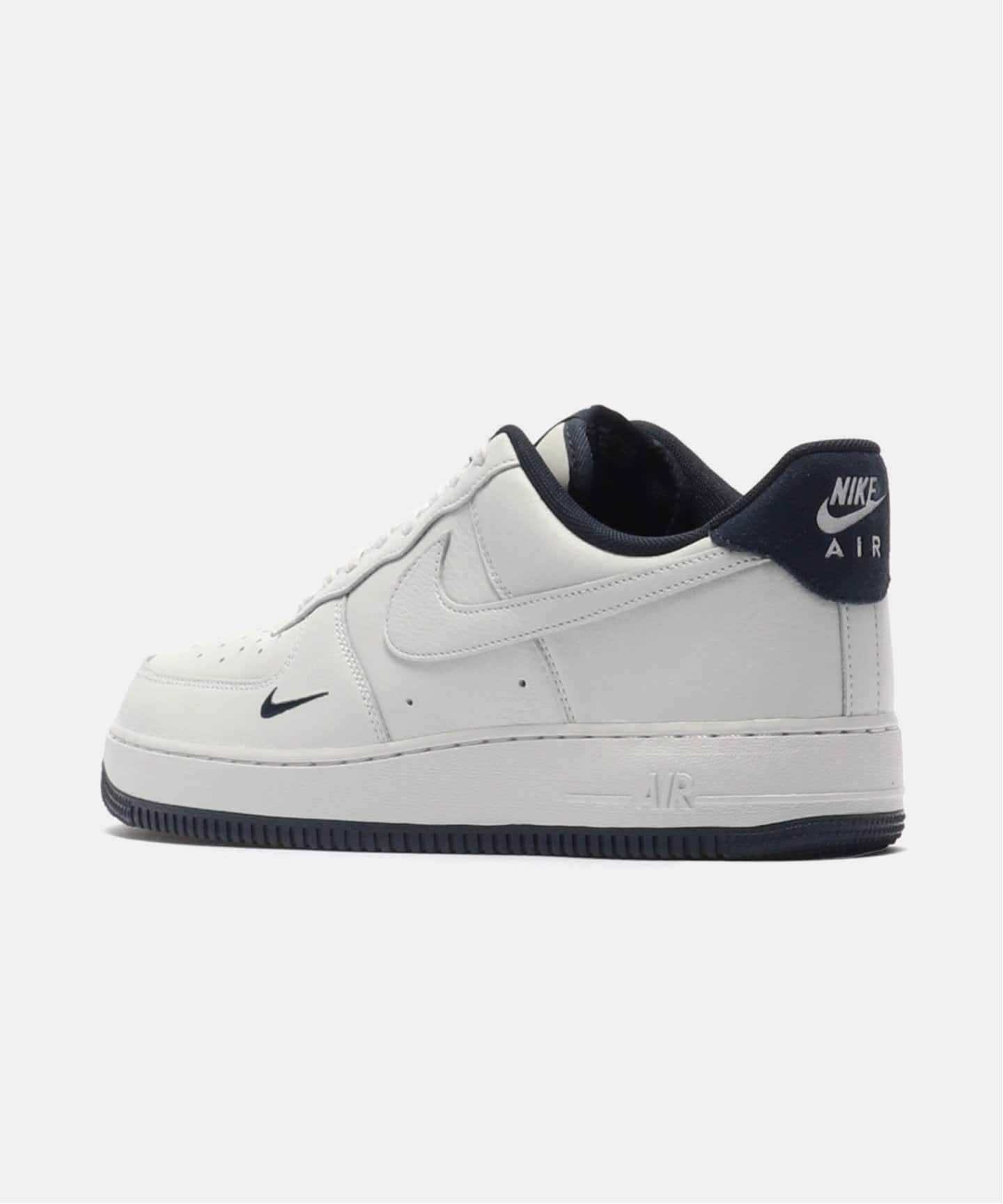 NIKE AIR FORCE 1 07 LV8 ESS HM9483-001