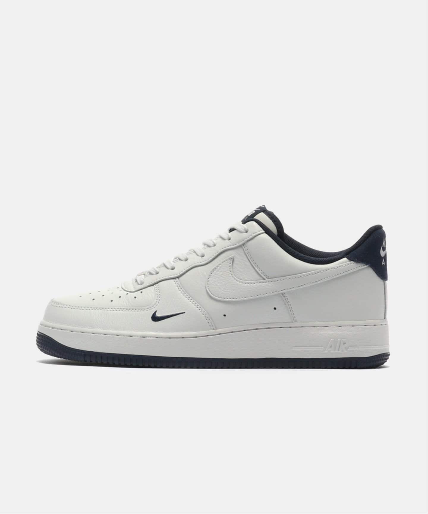 NIKE AIR FORCE 1 07 LV8 ESS HM9483-001