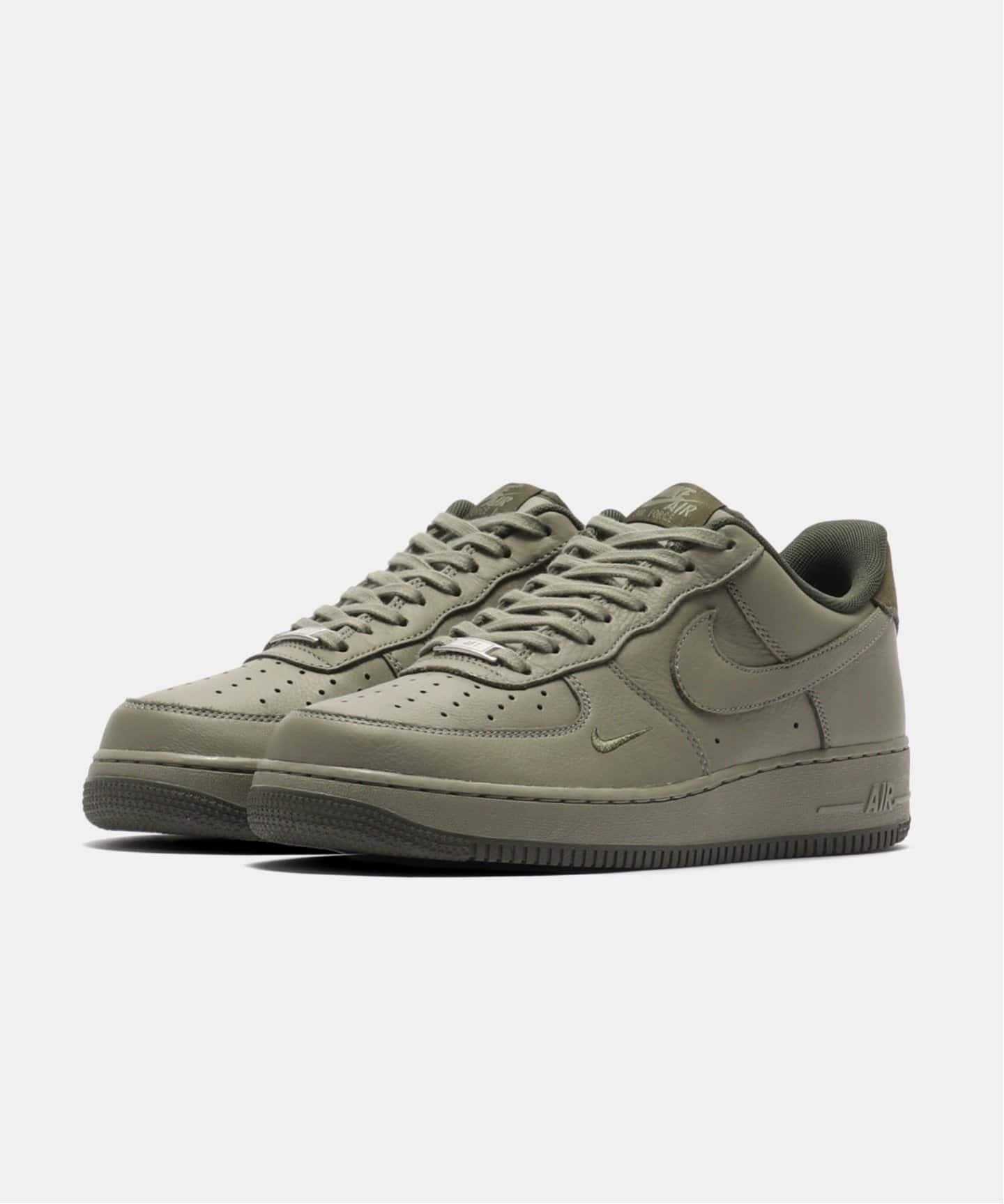NIKE AIR FORCE 1 07 LV8 ESS HM9483-300