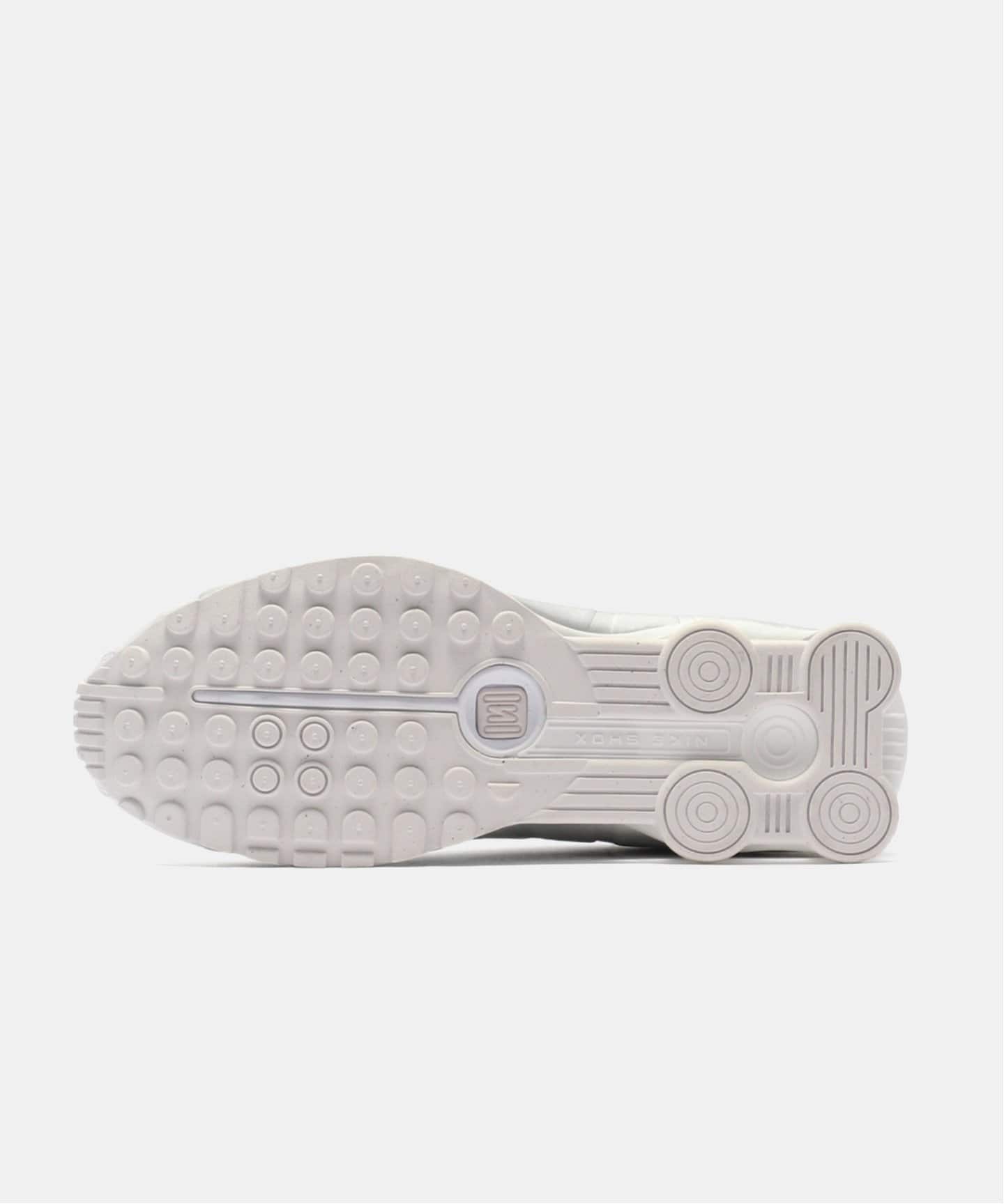 NIKE SHOX R4 HQ1988-101
