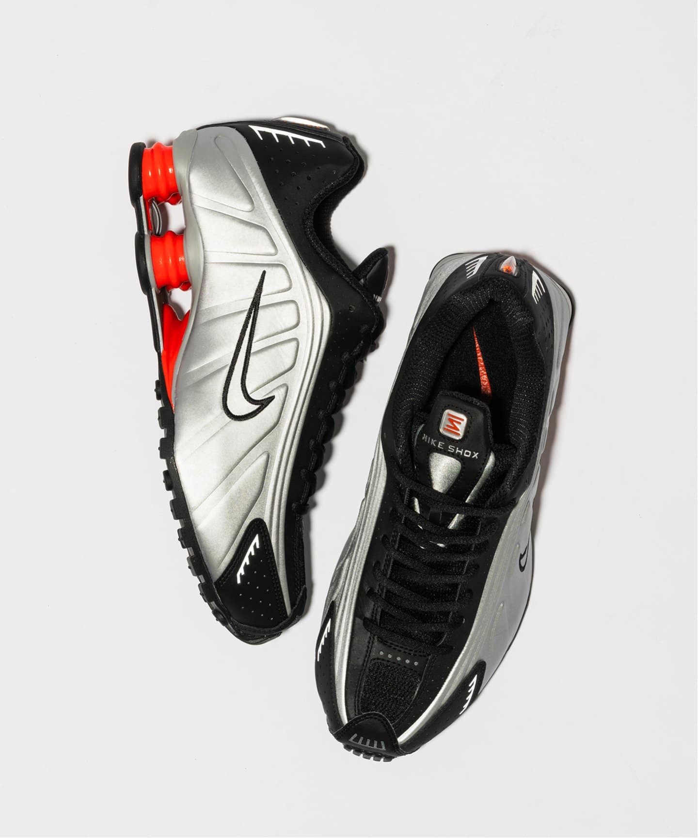 NIKE SHOX R4 HQ1988-002