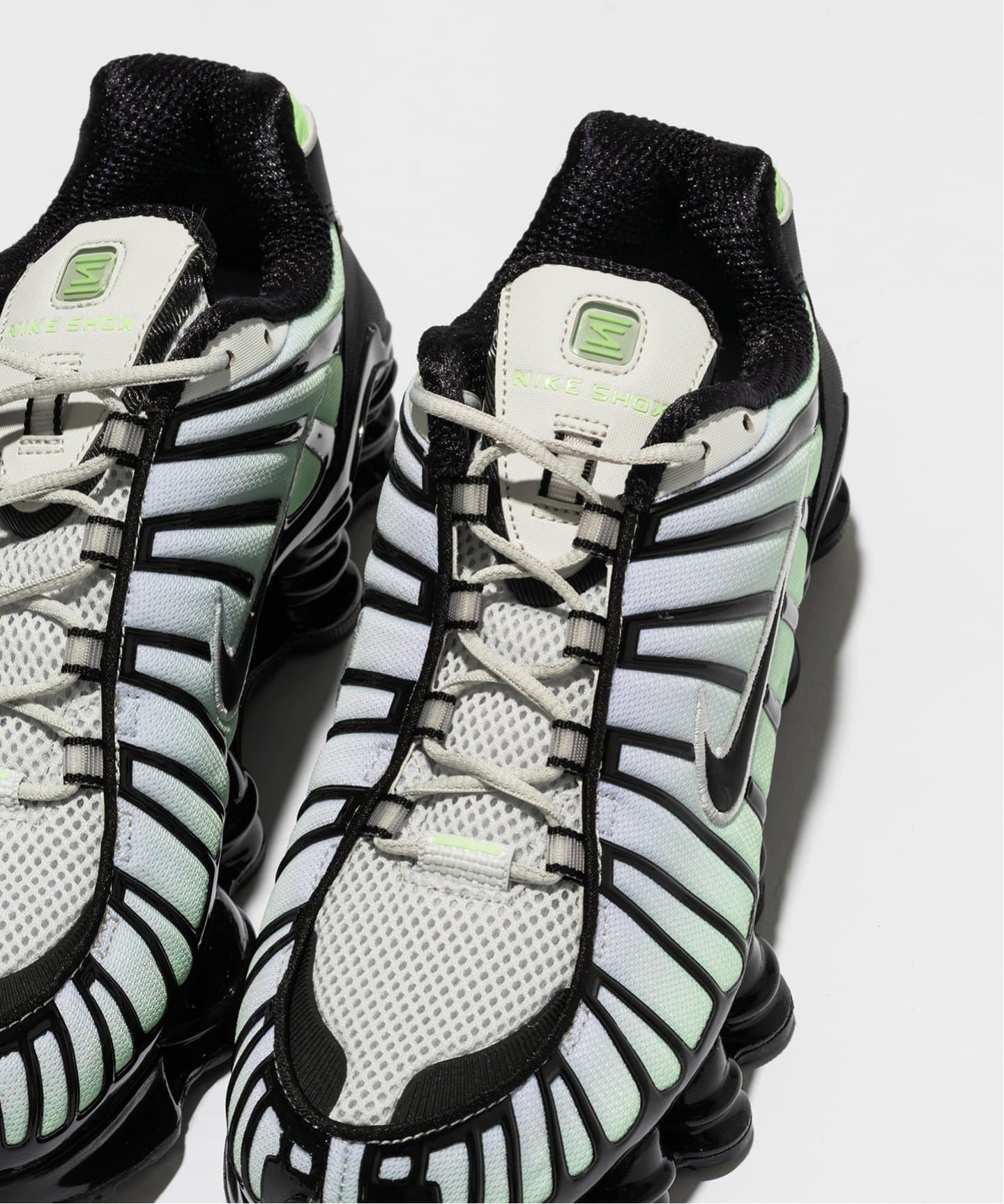 NIKE SHOX TL AV3595-300