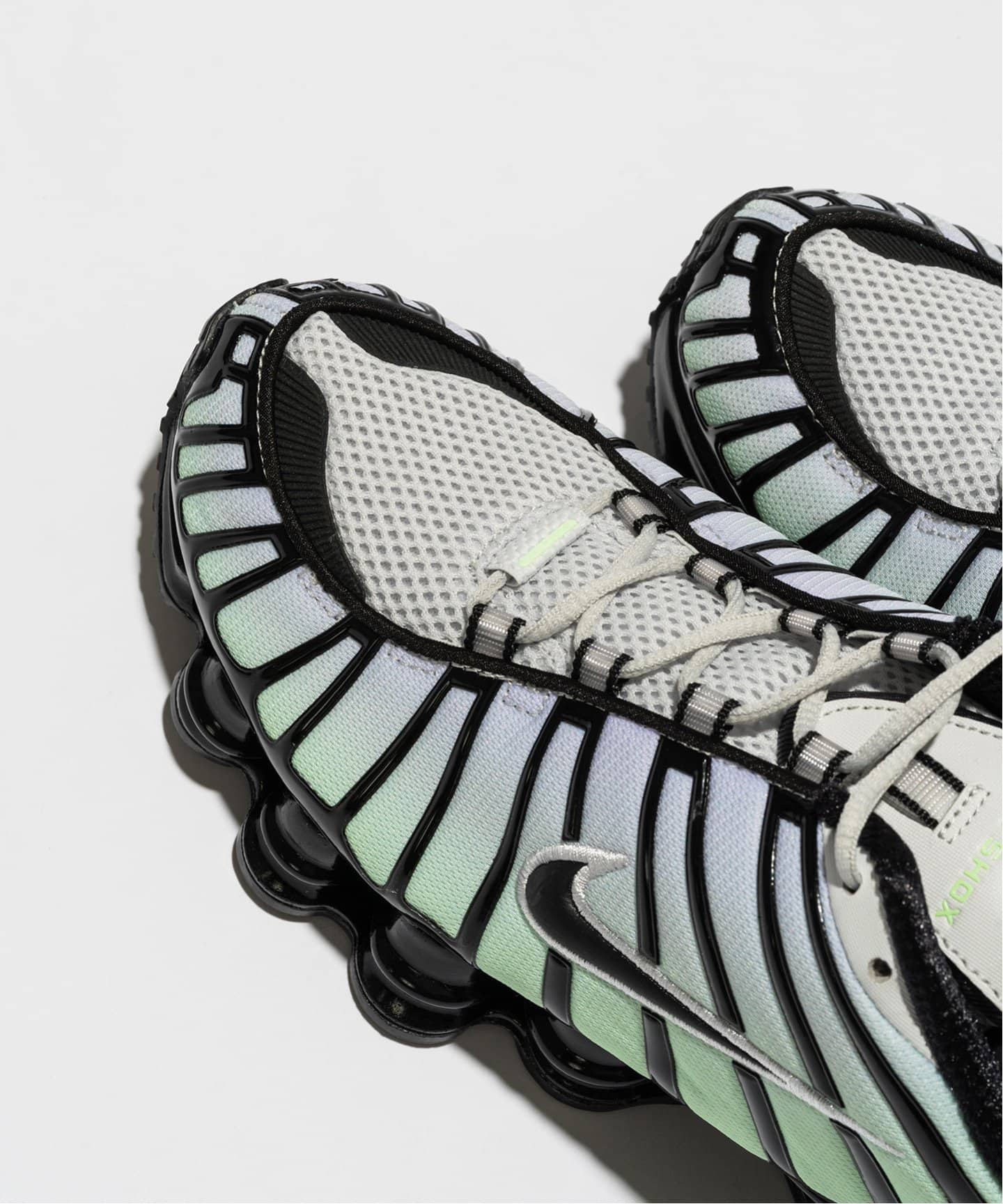 NIKE SHOX TL AV3595-300
