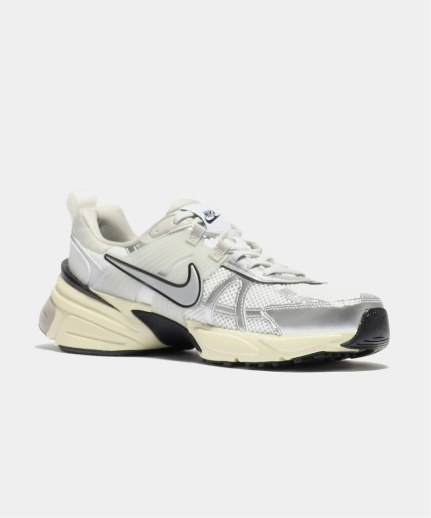 NIKE V2K RUN HJ4497-100