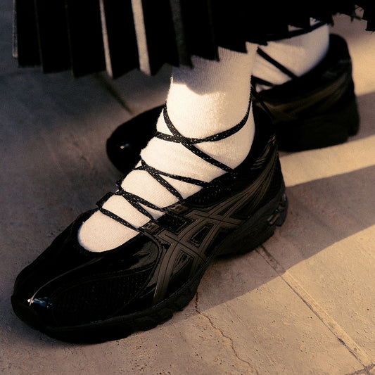バレエコアムード漂うASICS GEL-DS TRAINER SPが好評発売中