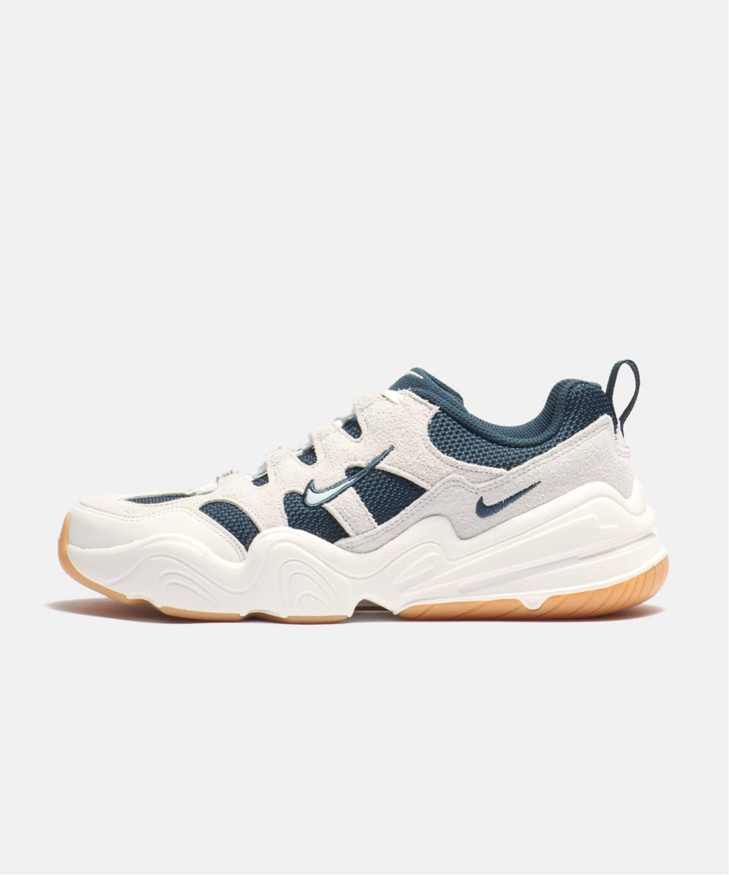 NIKE W TECH HERA DR9761-004