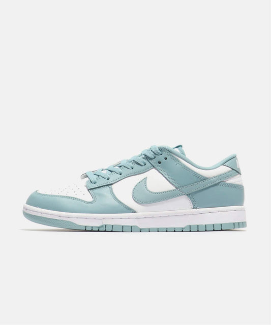 NIKE DUNK LOW RETRO BTTYS DV0833-106