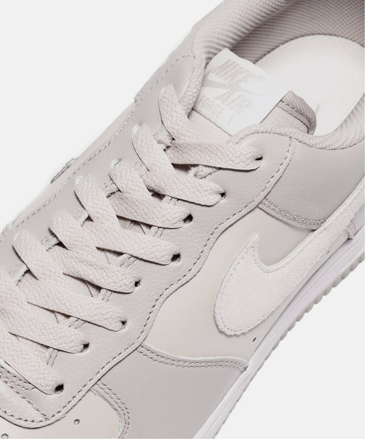 NIKE AIR FORCE 1 07 LV8 FN5832-001