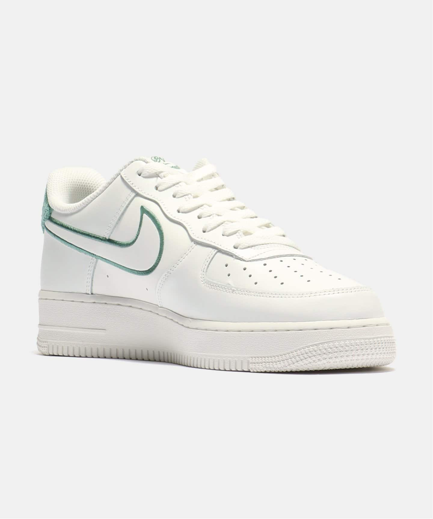 NIKE AIR FORCE 1 07 LV8 FN8349-100