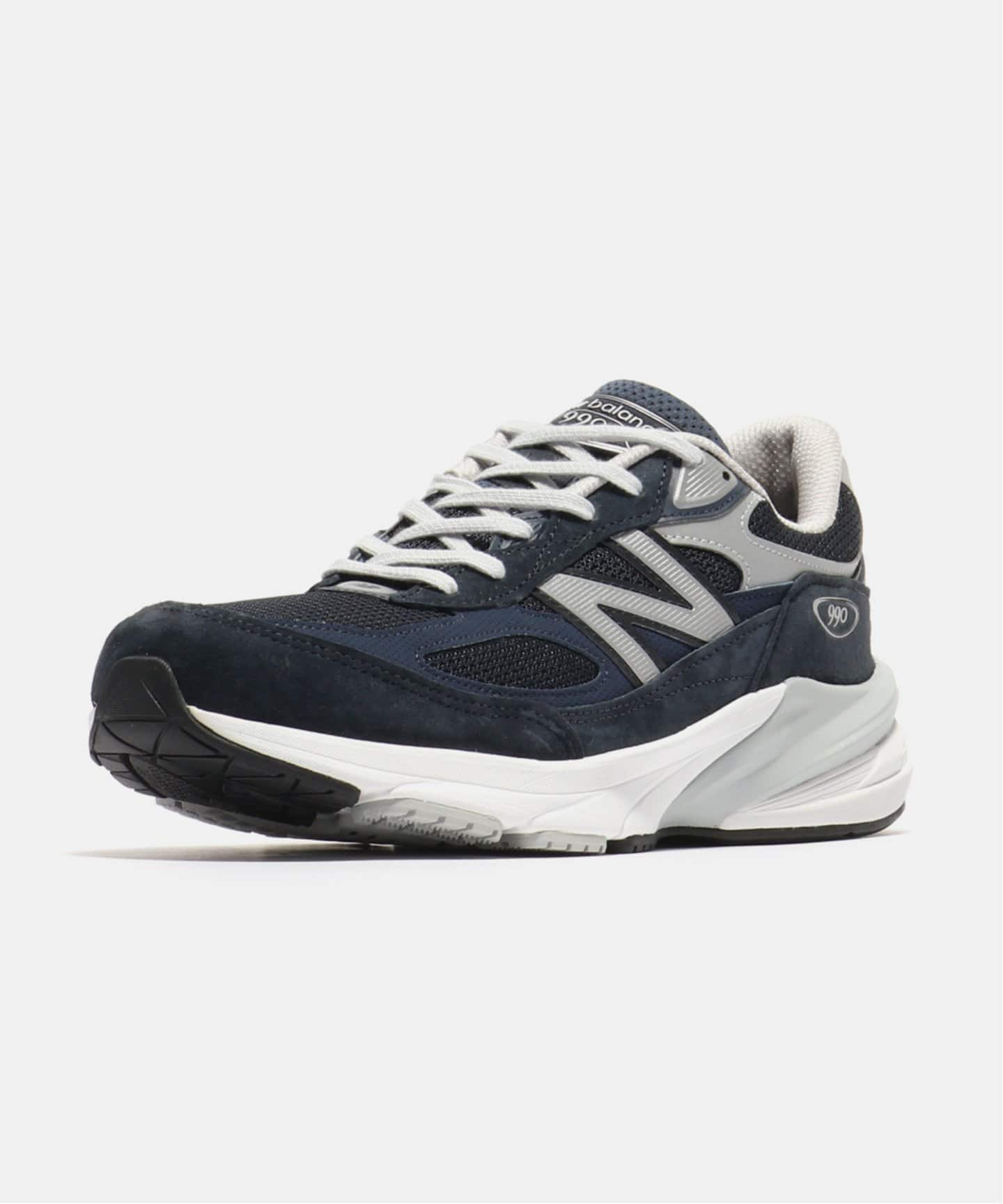 New Balance M990NV6