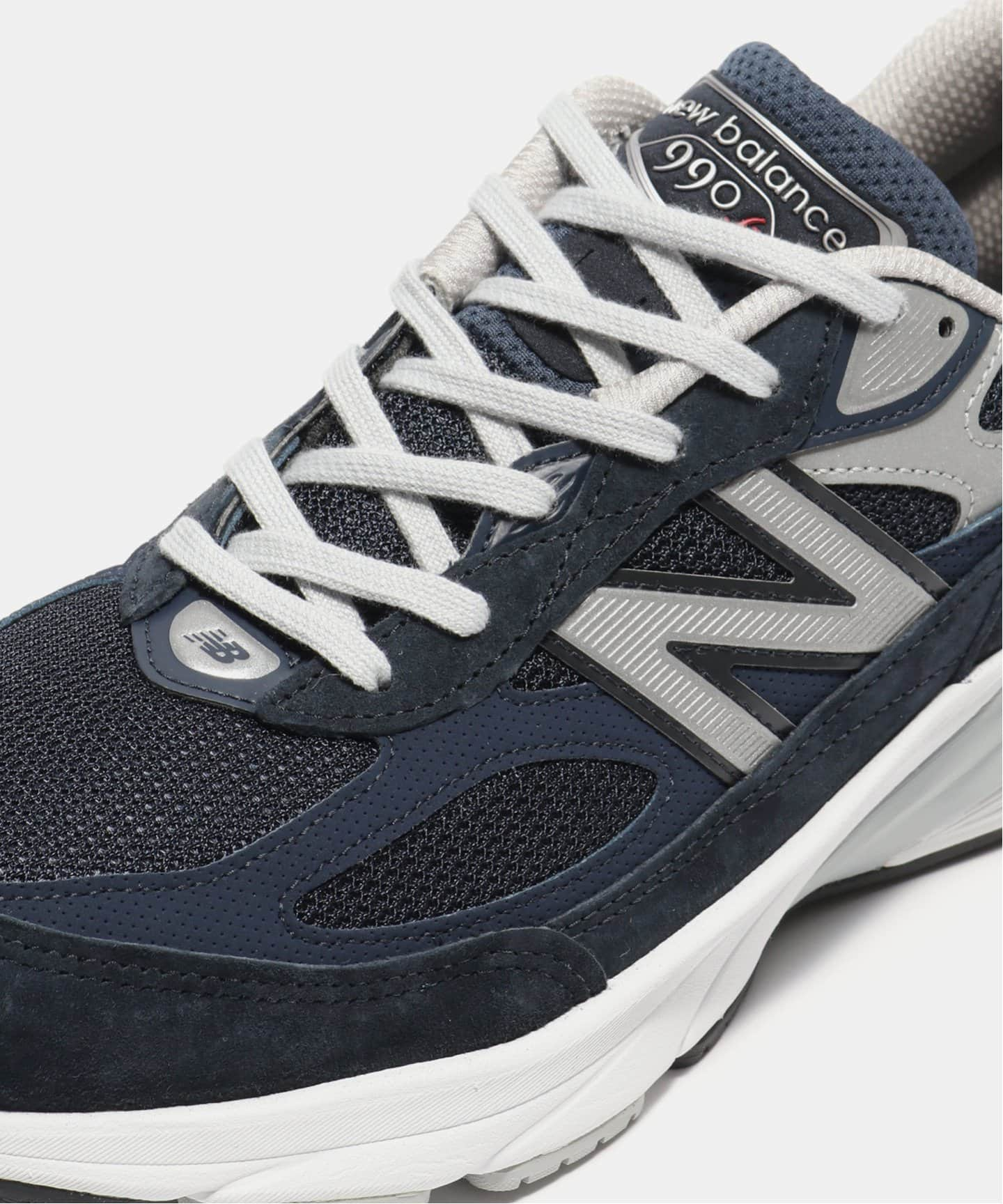 New Balance M990NV6