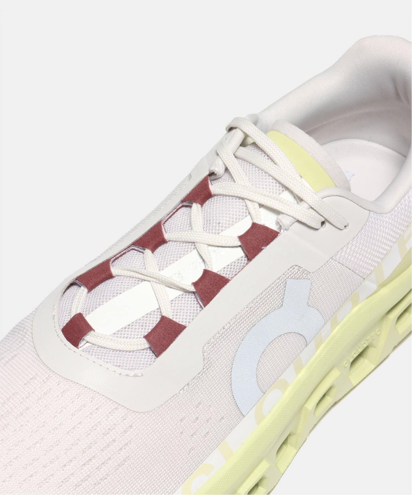 On Cloudmonster 61.97786 MENS
