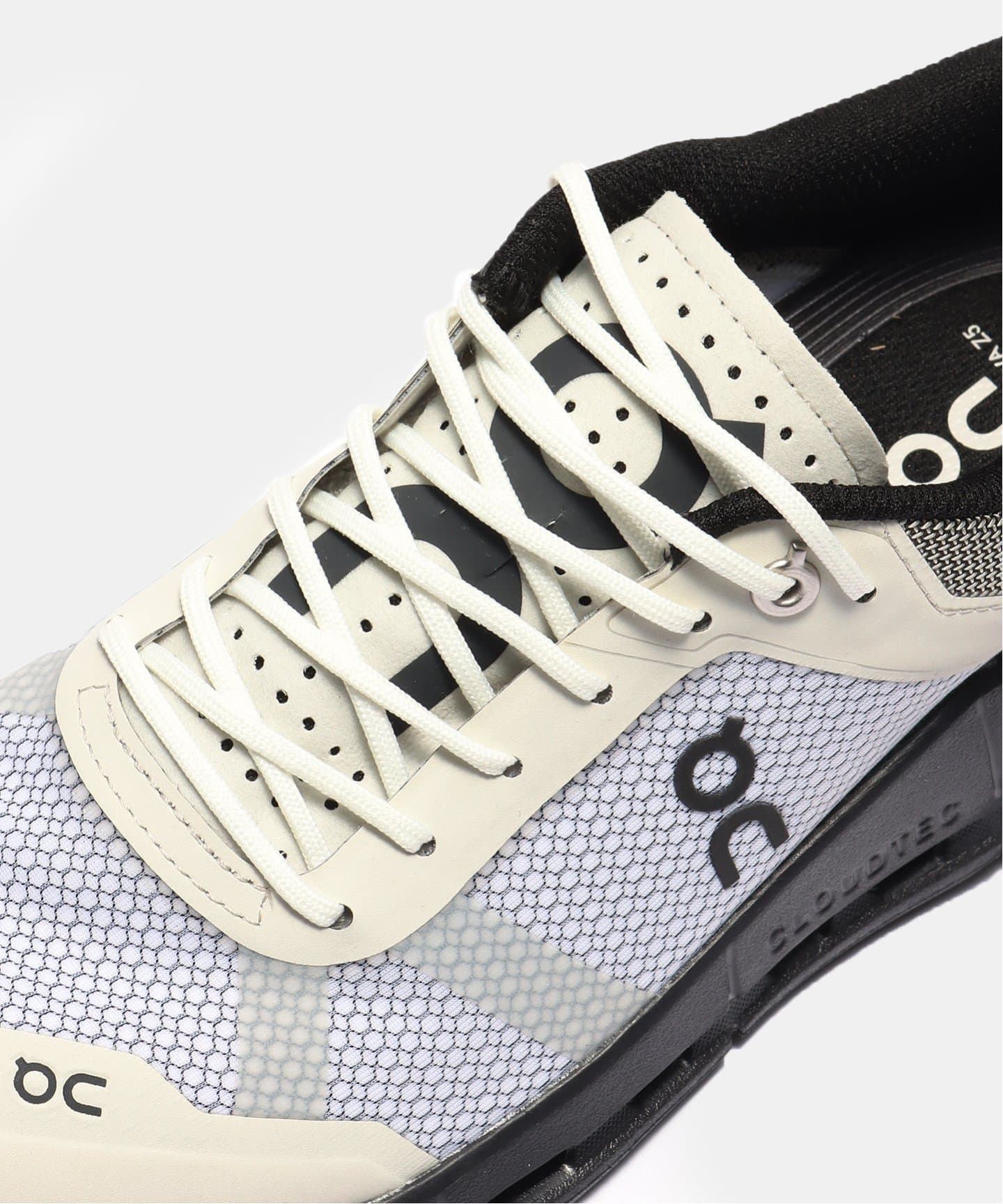 【On / オン】Cloudnova Z5 Rush 3WD30292325 Womens