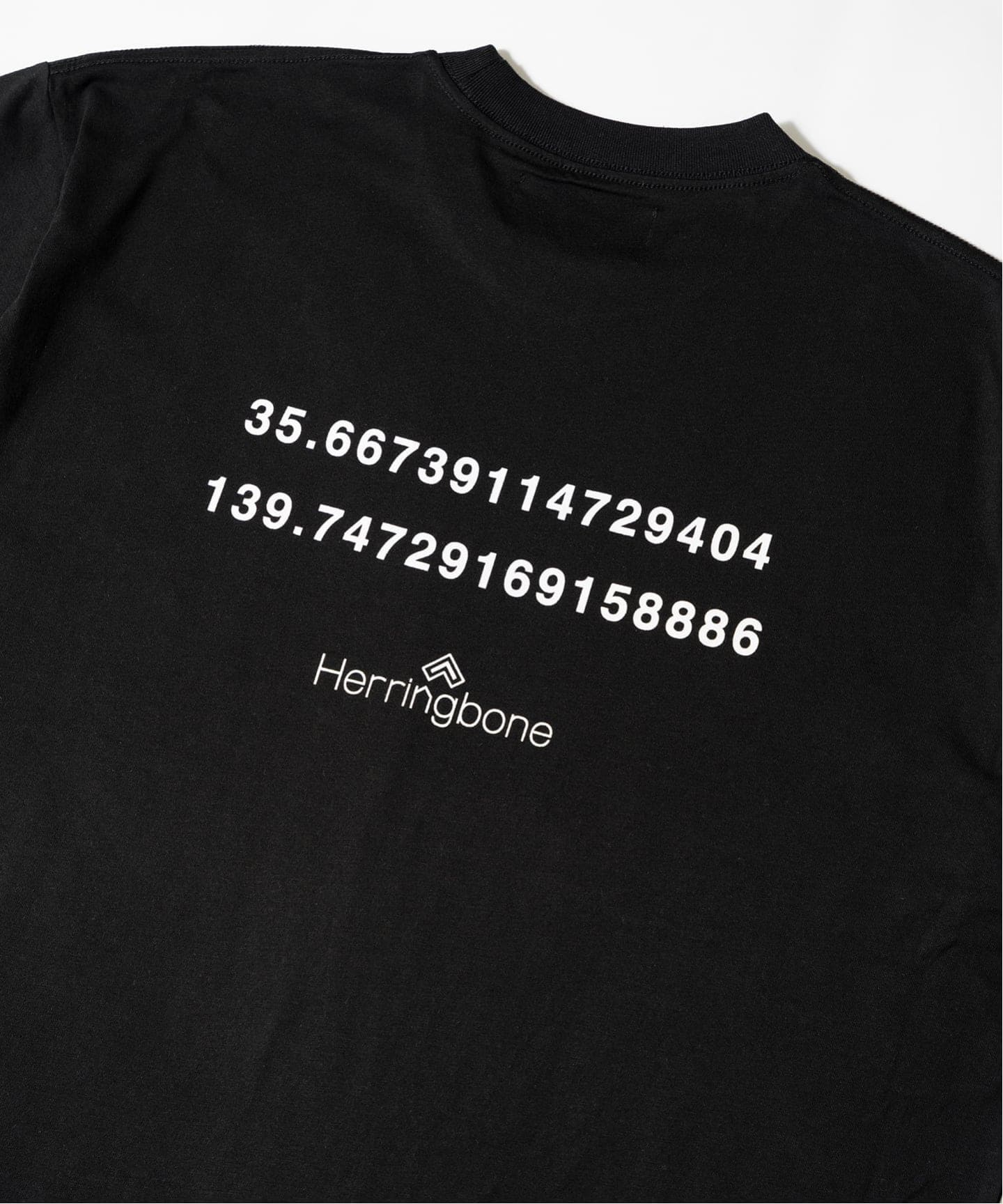 “Herringbone“ Daruma Print Tee